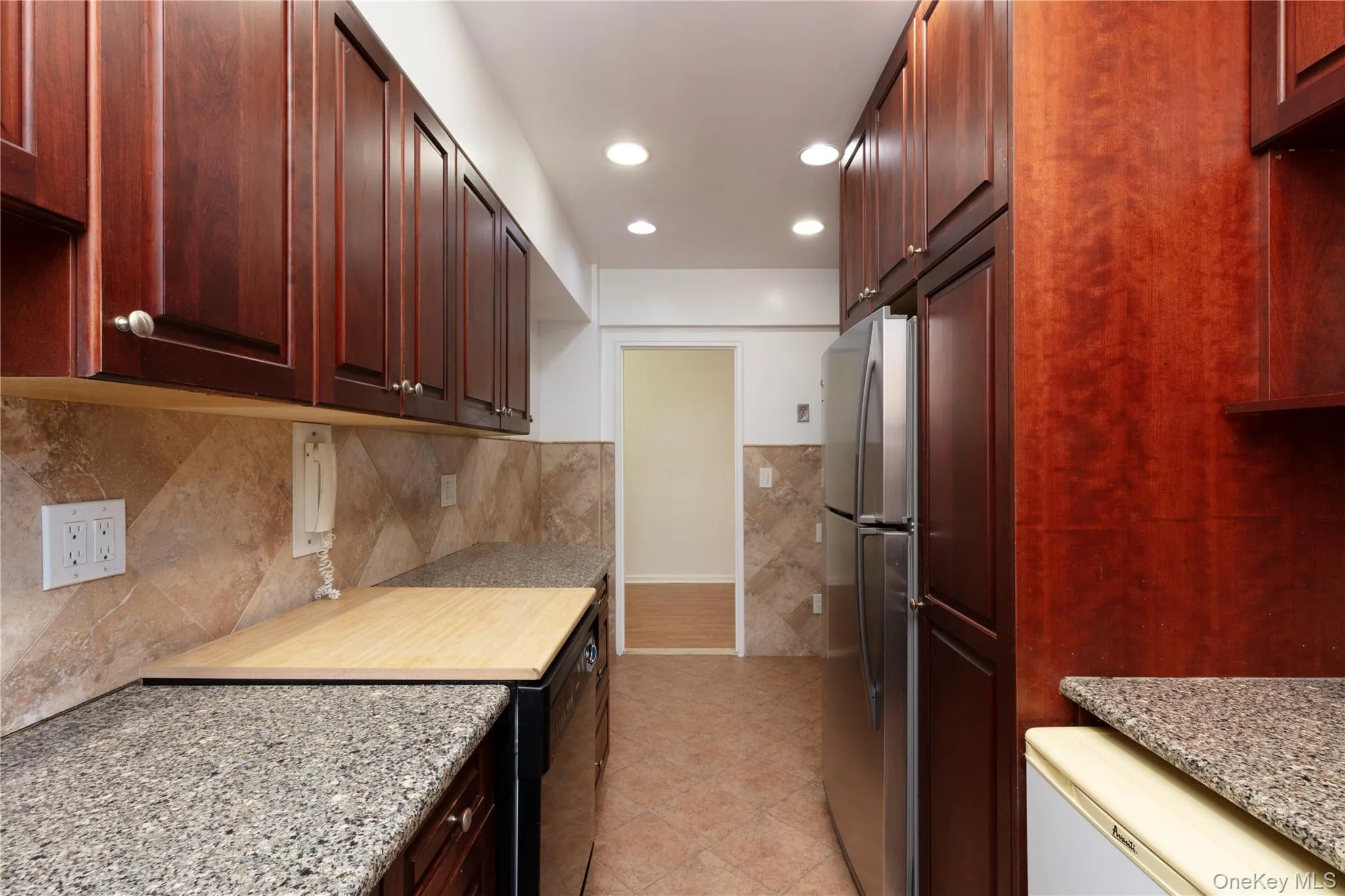 33-24 91 Street, New York, NY, 3 Bedrooms Bedrooms, 7 Rooms Rooms,1 BathroomBathrooms,Residential,For Rent,91,0,1038053 33-24 91 Street, New York, NY, 3 Bedrooms Bedrooms, 7 Rooms Rooms,1 BathroomBathrooms,Residential,For Rent,91,0,1038053