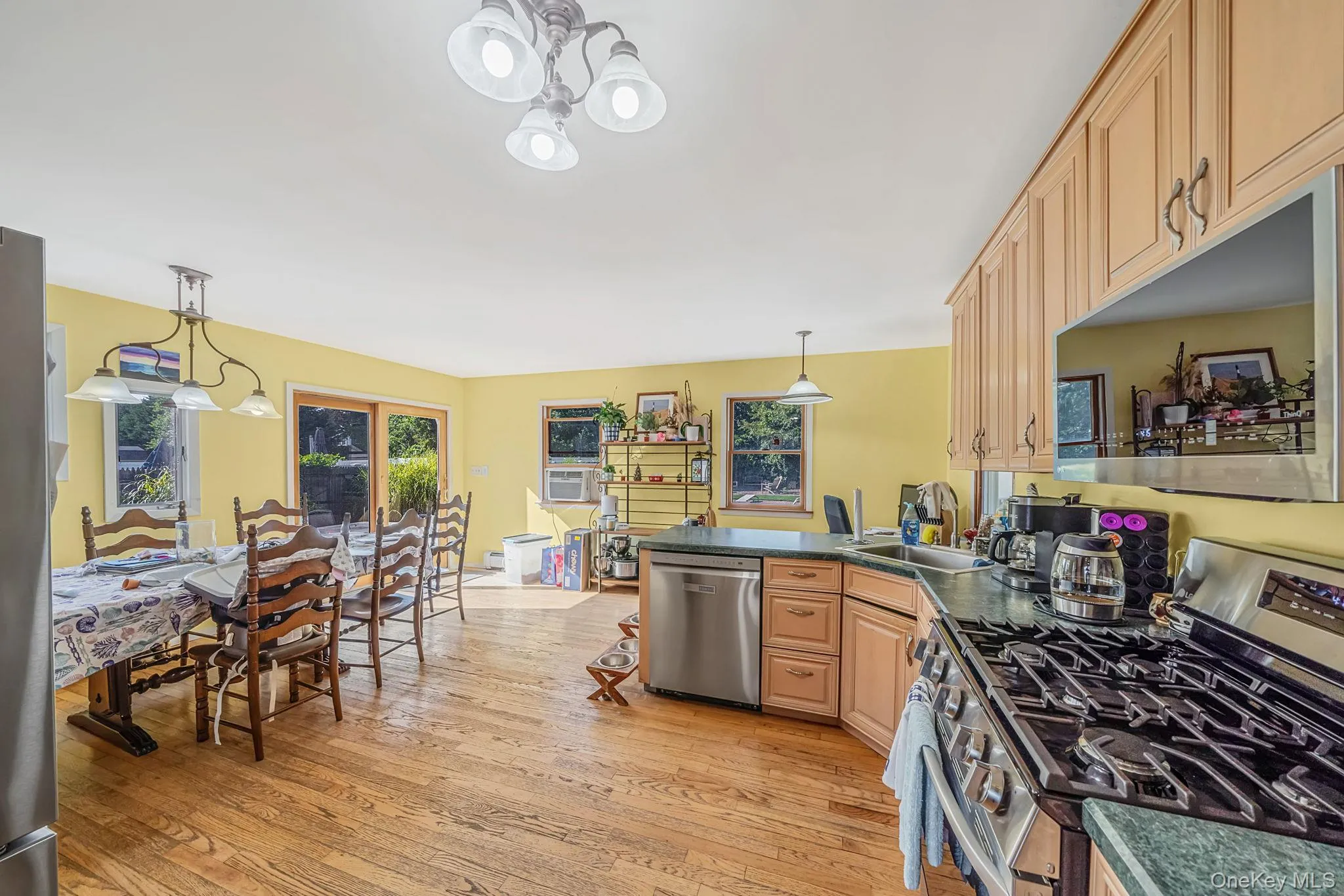 65 Sylvia Drive, Islip, NY, 5 Bedrooms Bedrooms, 8 Rooms Rooms,2 BathroomsBathrooms,Residential,For Rent,Sylvia,0,1038063 65 Sylvia Drive, Islip, NY, 5 Bedrooms Bedrooms, 8 Rooms Rooms,2 BathroomsBathrooms,Residential,For Rent,Sylvia,0,1038063