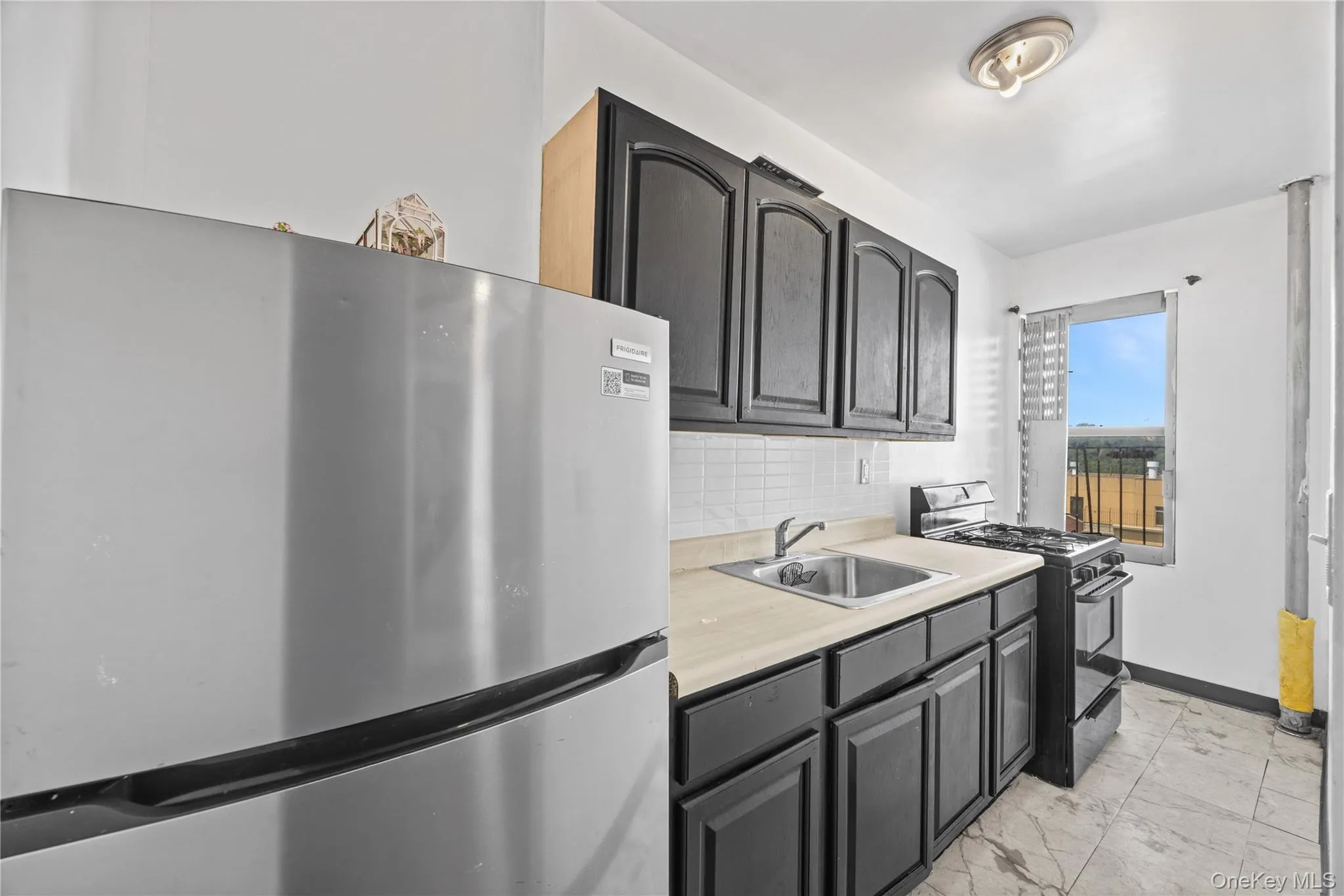 1015 Summit Avenue, New York, NY, 2 Rooms Rooms,1 BathroomBathrooms,Residential,For Rent,Summit,0,1038066 1015 Summit Avenue, New York, NY, 2 Rooms Rooms,1 BathroomBathrooms,Residential,For Rent,Summit,0,1038066