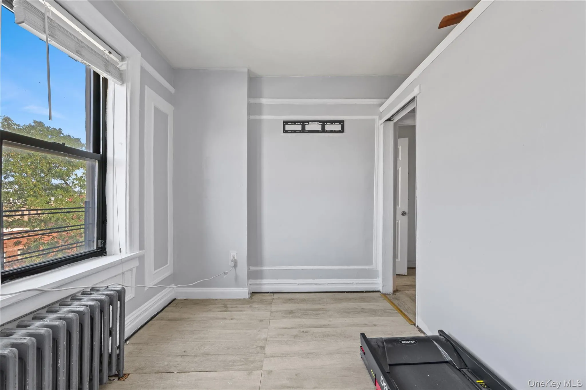 1015 Summit Avenue, New York, NY, 2 Rooms Rooms,1 BathroomBathrooms,Residential,For Rent,Summit,0,1038066 1015 Summit Avenue, New York, NY, 2 Rooms Rooms,1 BathroomBathrooms,Residential,For Rent,Summit,0,1038066