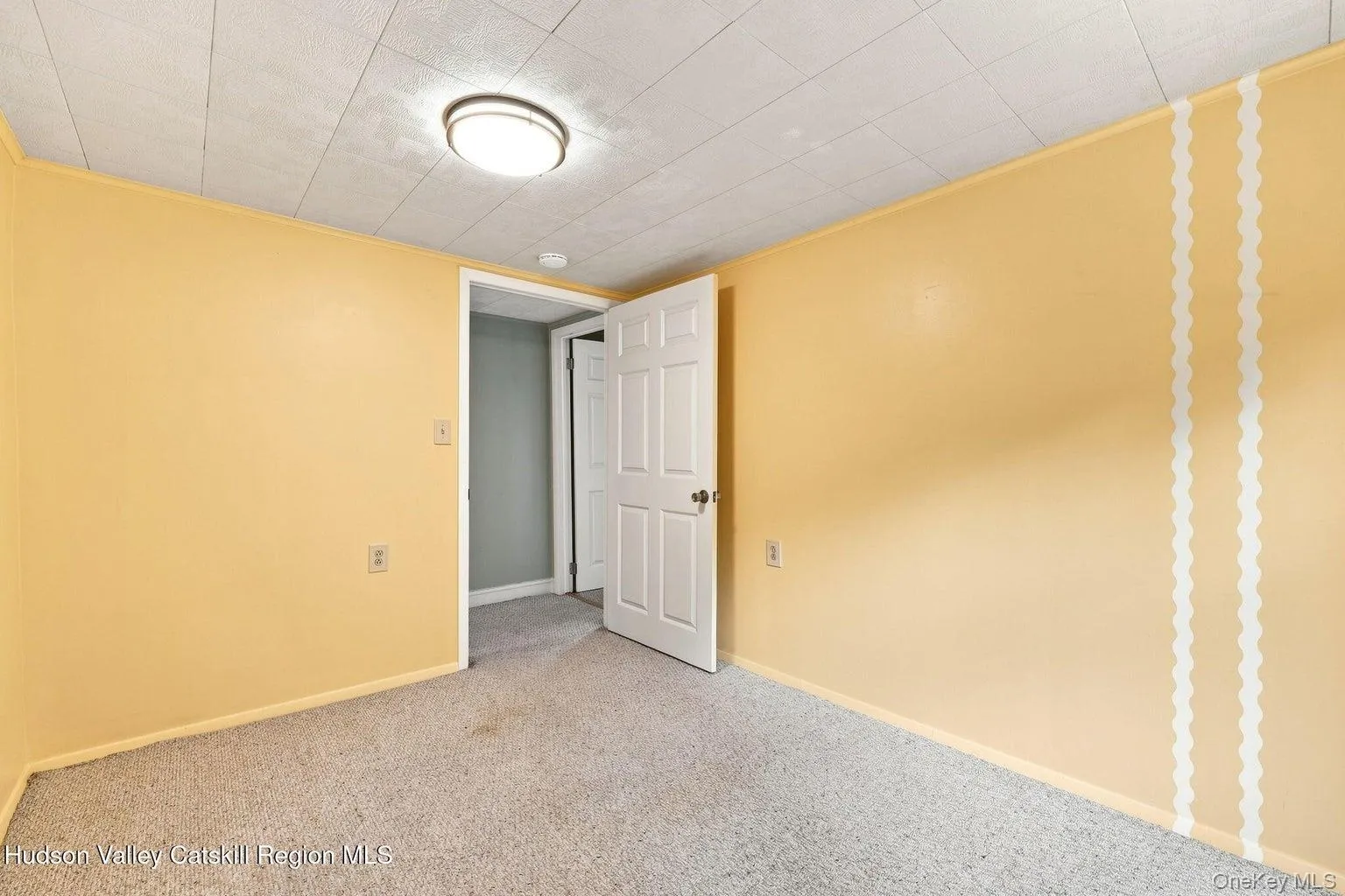 307 Old Kingston Road, New Paltz, NY, 4 Bedrooms Bedrooms, 9 Rooms Rooms,2 BathroomsBathrooms,Residential,For Rent,Old Kingston,0,1038082 307 Old Kingston Road, New Paltz, NY, 4 Bedrooms Bedrooms, 9 Rooms Rooms,2 BathroomsBathrooms,Residential,For Rent,Old Kingston,0,1038082