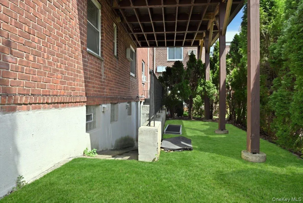 260-70 73rd Avenue, New York, NY, 2 Bedrooms Bedrooms, 6 Rooms Rooms,1 BathroomBathrooms,Residential Lease,For Rent,73rd,0,1038083 260-70 73rd Avenue, New York, NY, 2 Bedrooms Bedrooms, 6 Rooms Rooms,1 BathroomBathrooms,Residential Lease,For Rent,73rd,0,1038083