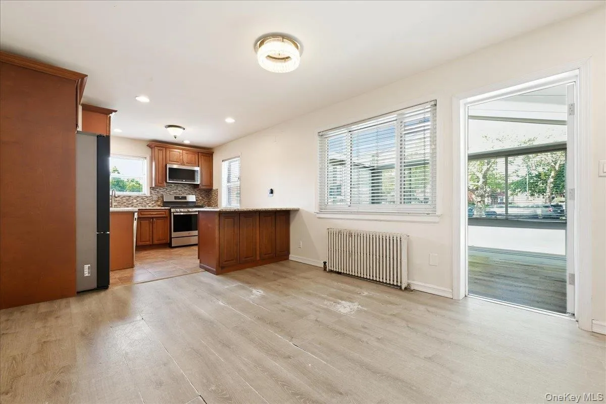 260-70 73rd Avenue, New York, NY, 2 Bedrooms Bedrooms, 6 Rooms Rooms,1 BathroomBathrooms,Residential Lease,For Rent,73rd,0,1038083 260-70 73rd Avenue, New York, NY, 2 Bedrooms Bedrooms, 6 Rooms Rooms,1 BathroomBathrooms,Residential Lease,For Rent,73rd,0,1038083