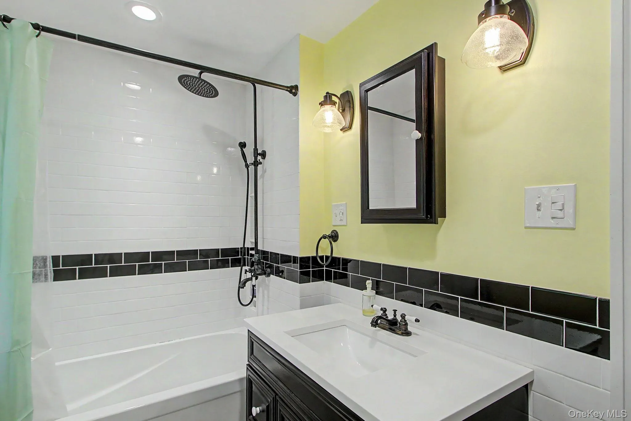 Main bathroom Main bathroom
