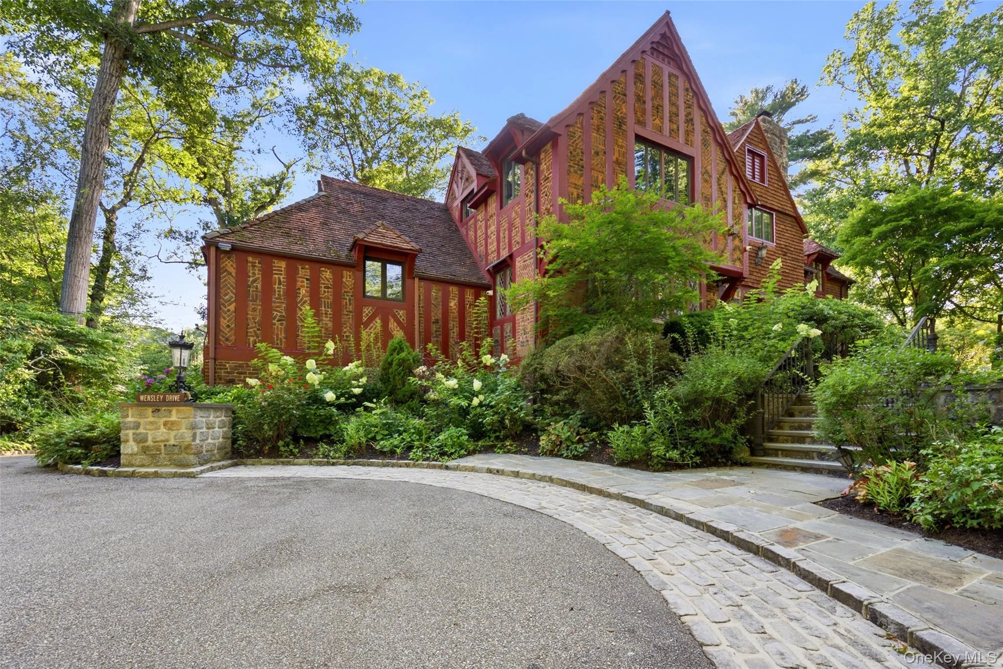 60 Wensley Drive, North Hempstead, NY, 5 Bedrooms Bedrooms, 11 Rooms Rooms,4 BathroomsBathrooms,Residential,For Rent,Wensley,0,1038087 60 Wensley Drive, North Hempstead, NY, 5 Bedrooms Bedrooms, 11 Rooms Rooms,4 BathroomsBathrooms,Residential,For Rent,Wensley,0,1038087