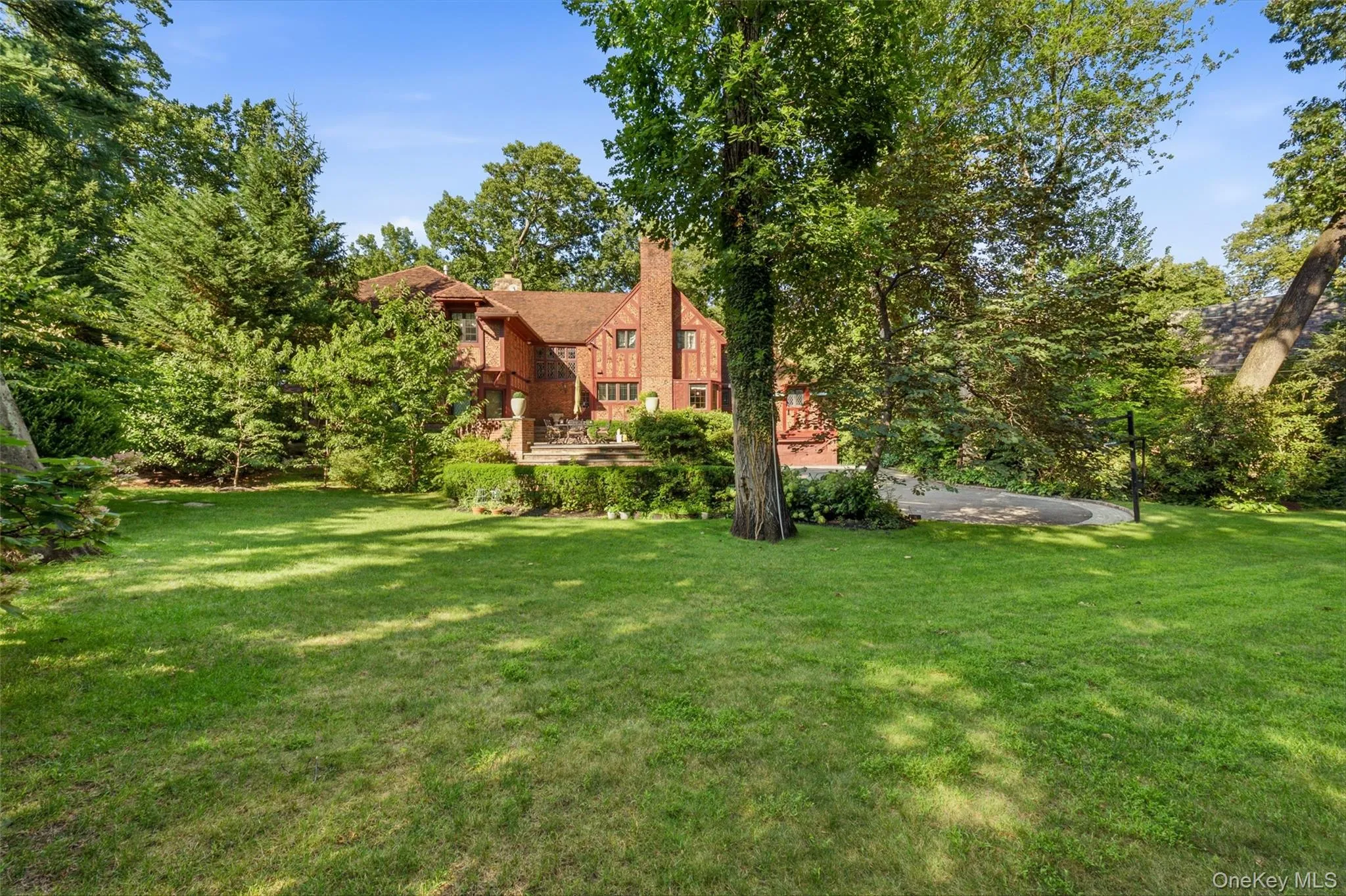 60 Wensley Drive, North Hempstead, NY, 5 Bedrooms Bedrooms, 11 Rooms Rooms,4 BathroomsBathrooms,Residential,For Rent,Wensley,0,1038087 60 Wensley Drive, North Hempstead, NY, 5 Bedrooms Bedrooms, 11 Rooms Rooms,4 BathroomsBathrooms,Residential,For Rent,Wensley,0,1038087