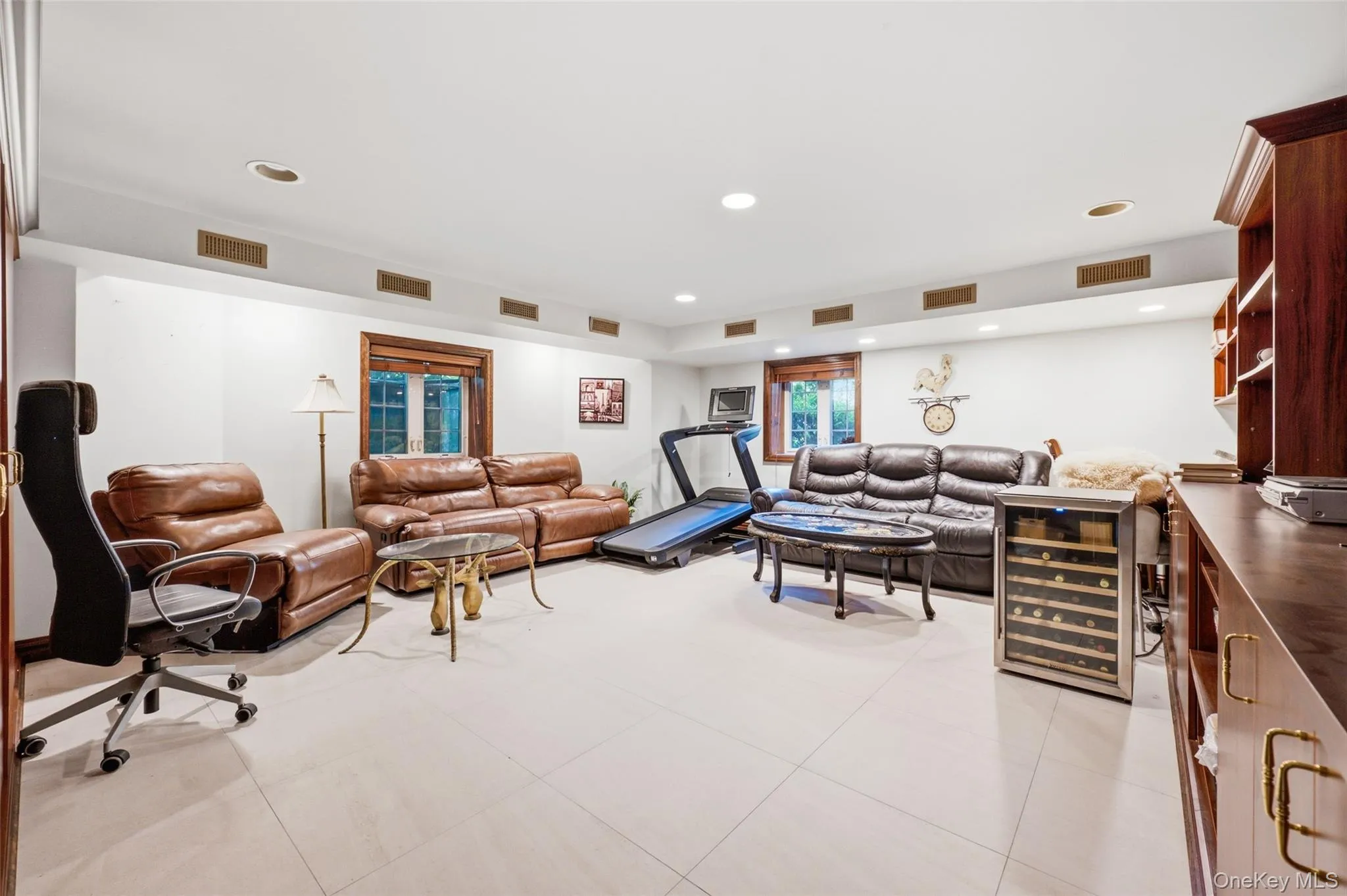 60 Wensley Drive, North Hempstead, NY, 5 Bedrooms Bedrooms, 11 Rooms Rooms,4 BathroomsBathrooms,Residential,For Rent,Wensley,0,1038087 60 Wensley Drive, North Hempstead, NY, 5 Bedrooms Bedrooms, 11 Rooms Rooms,4 BathroomsBathrooms,Residential,For Rent,Wensley,0,1038087