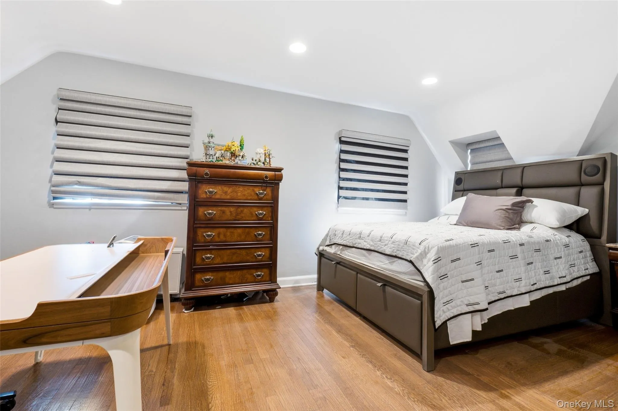 60 Wensley Drive, North Hempstead, NY, 5 Bedrooms Bedrooms, 11 Rooms Rooms,4 BathroomsBathrooms,Residential,For Rent,Wensley,0,1038087 60 Wensley Drive, North Hempstead, NY, 5 Bedrooms Bedrooms, 11 Rooms Rooms,4 BathroomsBathrooms,Residential,For Rent,Wensley,0,1038087