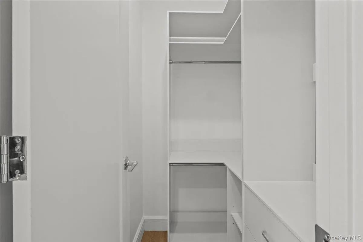 21 Fariview Avenue, Eastchester, NY, 1 Room Rooms,1 BathroomBathrooms,Residential Lease,For Rent,Avenue,0,1038090 21 Fariview Avenue, Eastchester, NY, 1 Room Rooms,1 BathroomBathrooms,Residential Lease,For Rent,Avenue,0,1038090