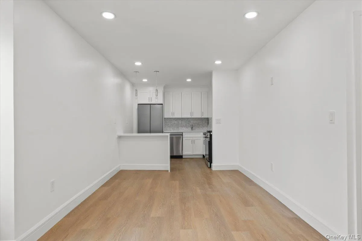 21 Fariview Avenue, Eastchester, NY, 1 Room Rooms,1 BathroomBathrooms,Residential Lease,For Rent,Avenue,0,1038090 21 Fariview Avenue, Eastchester, NY, 1 Room Rooms,1 BathroomBathrooms,Residential Lease,For Rent,Avenue,0,1038090