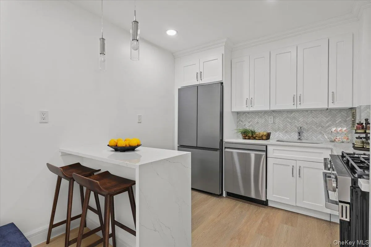 Virtually Staged Kitchen Virtually Staged Kitchen