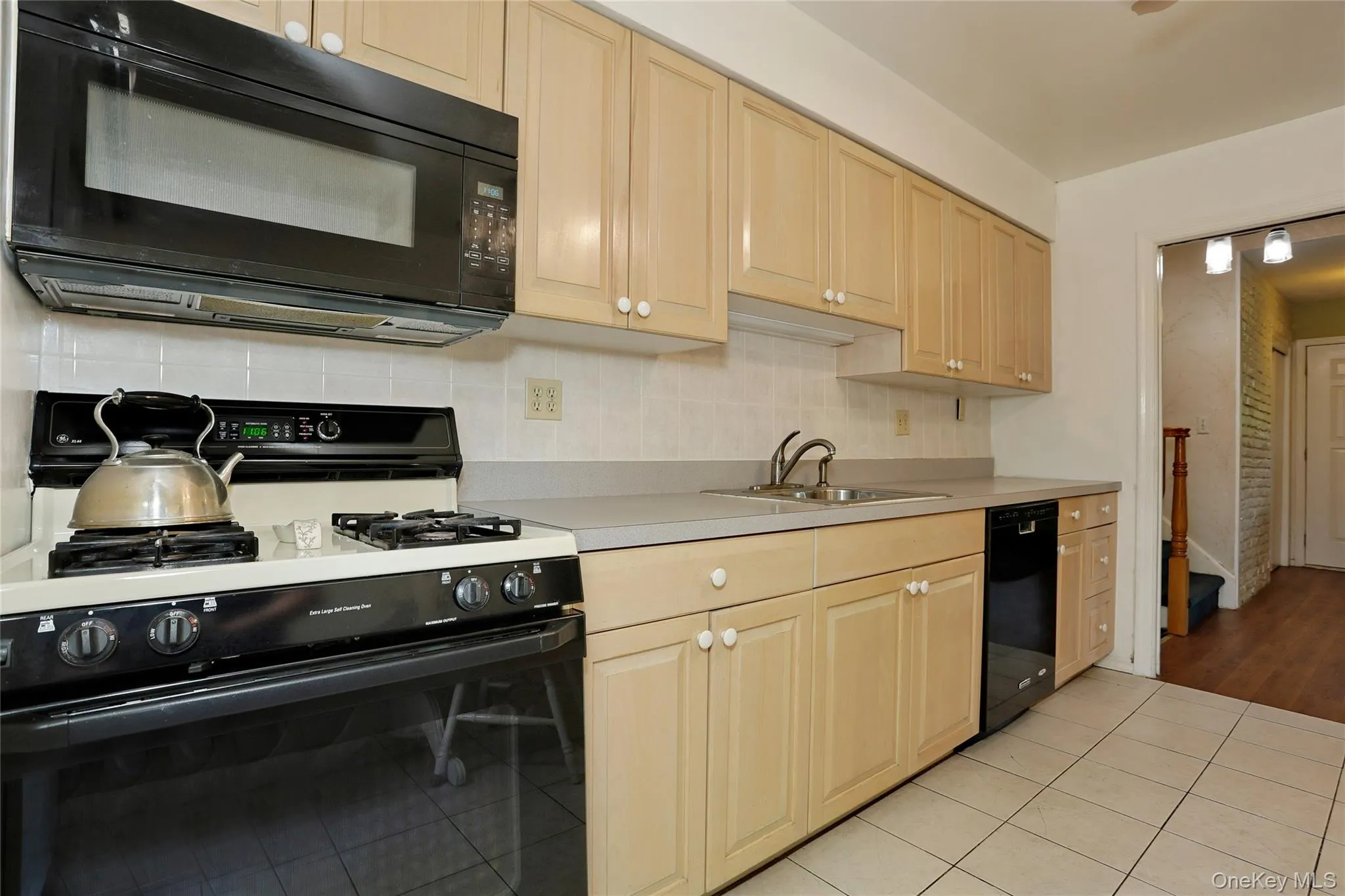 24 Scott Drive, Clarkstown, NY, 3 Bedrooms Bedrooms, 8 Rooms Rooms,1 BathroomBathrooms,Residential,For Rent,Scott,0,1038092 24 Scott Drive, Clarkstown, NY, 3 Bedrooms Bedrooms, 8 Rooms Rooms,1 BathroomBathrooms,Residential,For Rent,Scott,0,1038092
