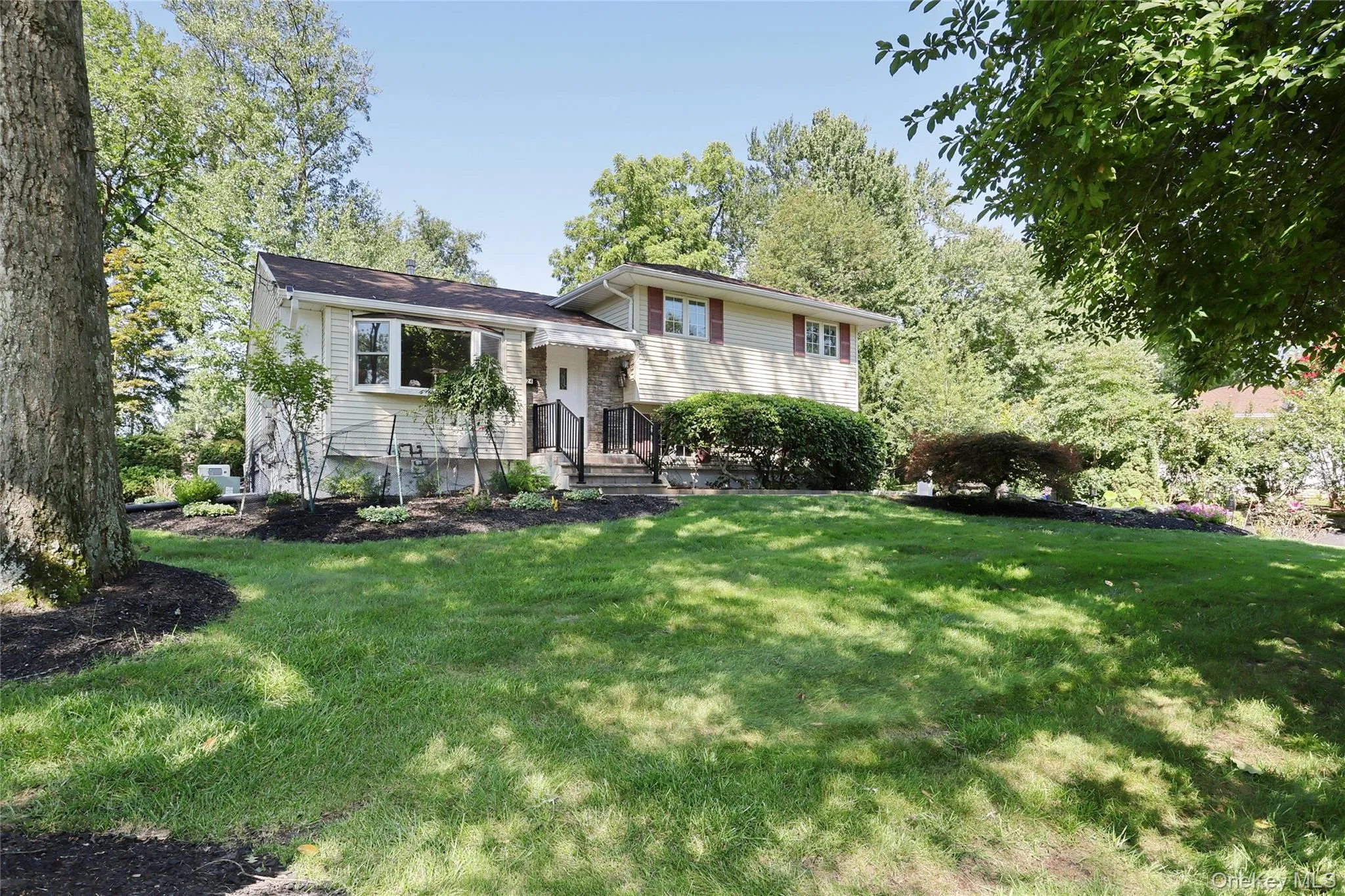 24 Scott Drive, Clarkstown, NY, 3 Bedrooms Bedrooms, 8 Rooms Rooms,1 BathroomBathrooms,Residential,For Rent,Scott,0,1038092 24 Scott Drive, Clarkstown, NY, 3 Bedrooms Bedrooms, 8 Rooms Rooms,1 BathroomBathrooms,Residential,For Rent,Scott,0,1038092