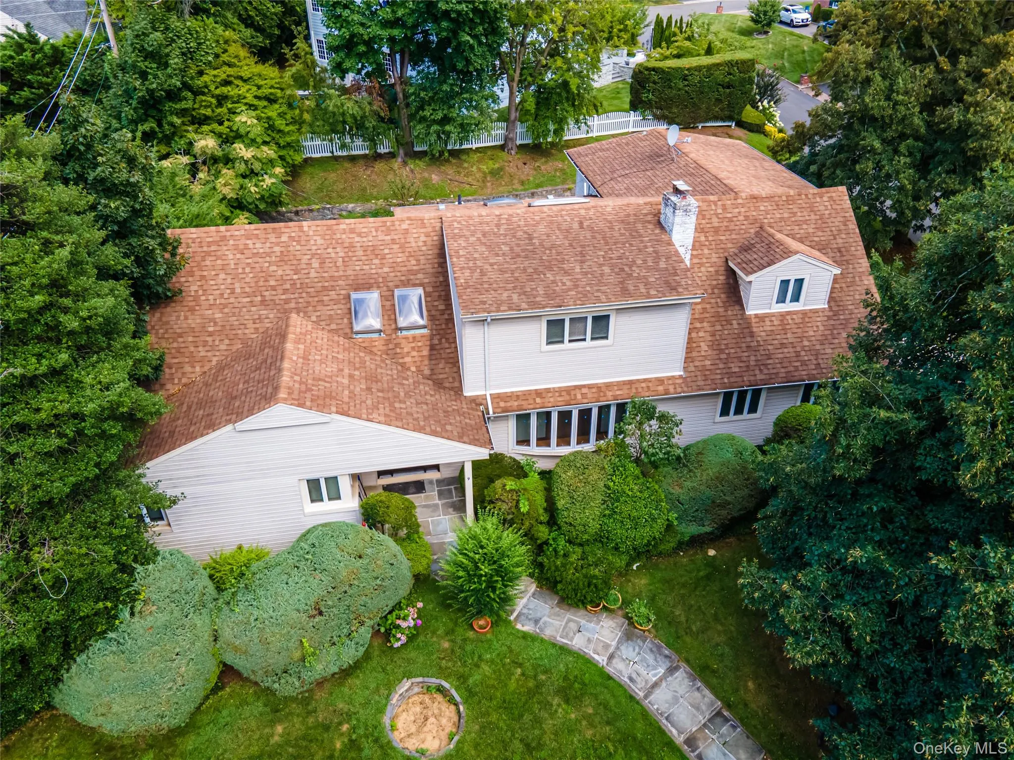 9 Talbot Drive, North Hempstead, NY, 6 Bedrooms Bedrooms, 9 Rooms Rooms,4 BathroomsBathrooms,Residential,For Rent,Talbot,0,1038093 9 Talbot Drive, North Hempstead, NY, 6 Bedrooms Bedrooms, 9 Rooms Rooms,4 BathroomsBathrooms,Residential,For Rent,Talbot,0,1038093