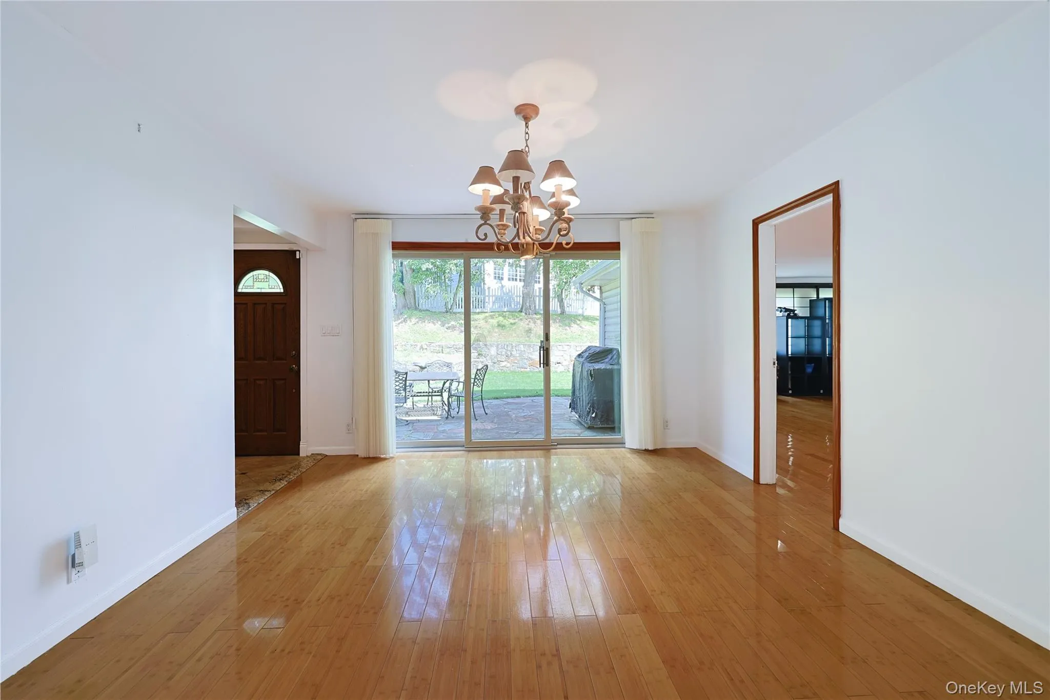 9 Talbot Drive, North Hempstead, NY, 6 Bedrooms Bedrooms, 9 Rooms Rooms,4 BathroomsBathrooms,Residential,For Rent,Talbot,0,1038093 9 Talbot Drive, North Hempstead, NY, 6 Bedrooms Bedrooms, 9 Rooms Rooms,4 BathroomsBathrooms,Residential,For Rent,Talbot,0,1038093