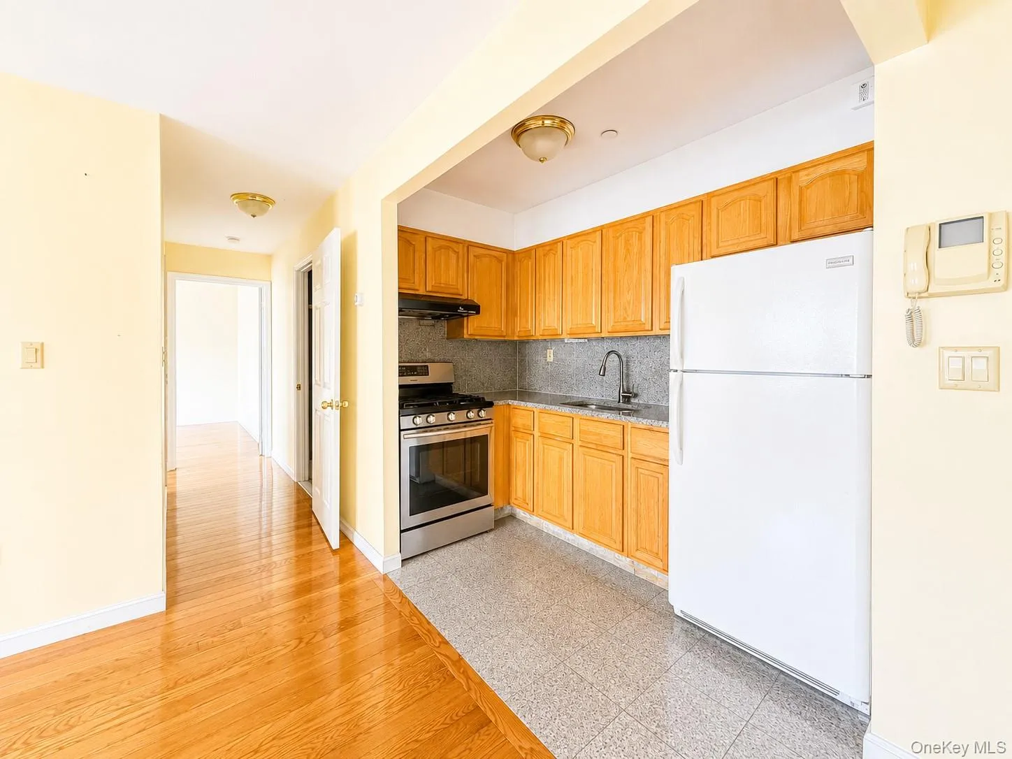 3506 Leavitt Street, New York, NY, 2 Bedrooms Bedrooms, 5 Rooms Rooms,2 BathroomsBathrooms,Residential Lease,For Rent,Leavitt,0,1038094 3506 Leavitt Street, New York, NY, 2 Bedrooms Bedrooms, 5 Rooms Rooms,2 BathroomsBathrooms,Residential Lease,For Rent,Leavitt,0,1038094