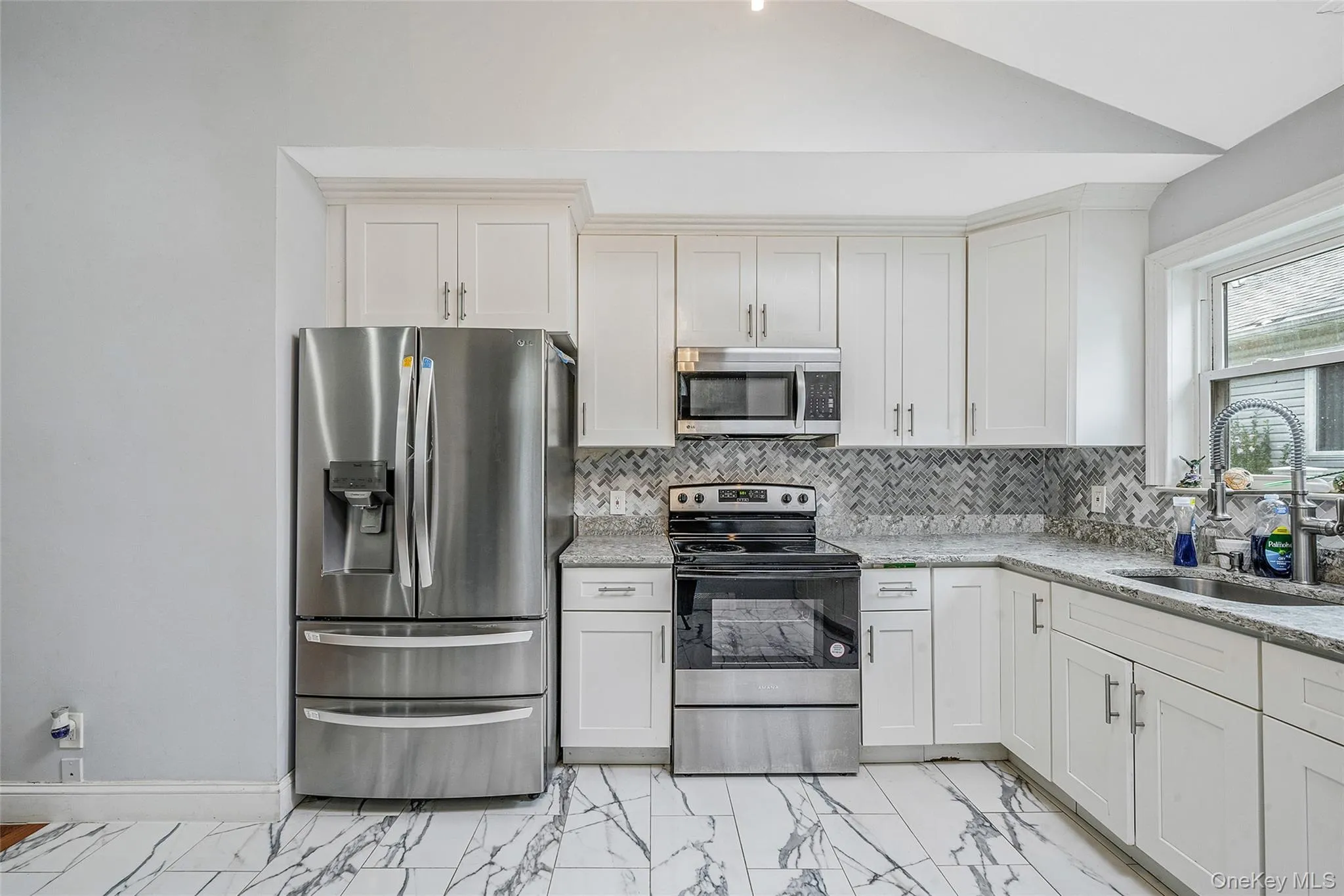 413 Glen Drive, Brookhaven, NY, 5 Bedrooms Bedrooms, 10 Rooms Rooms,3 BathroomsBathrooms,Residential,For Rent,Glen,0,1038100 413 Glen Drive, Brookhaven, NY, 5 Bedrooms Bedrooms, 10 Rooms Rooms,3 BathroomsBathrooms,Residential,For Rent,Glen,0,1038100