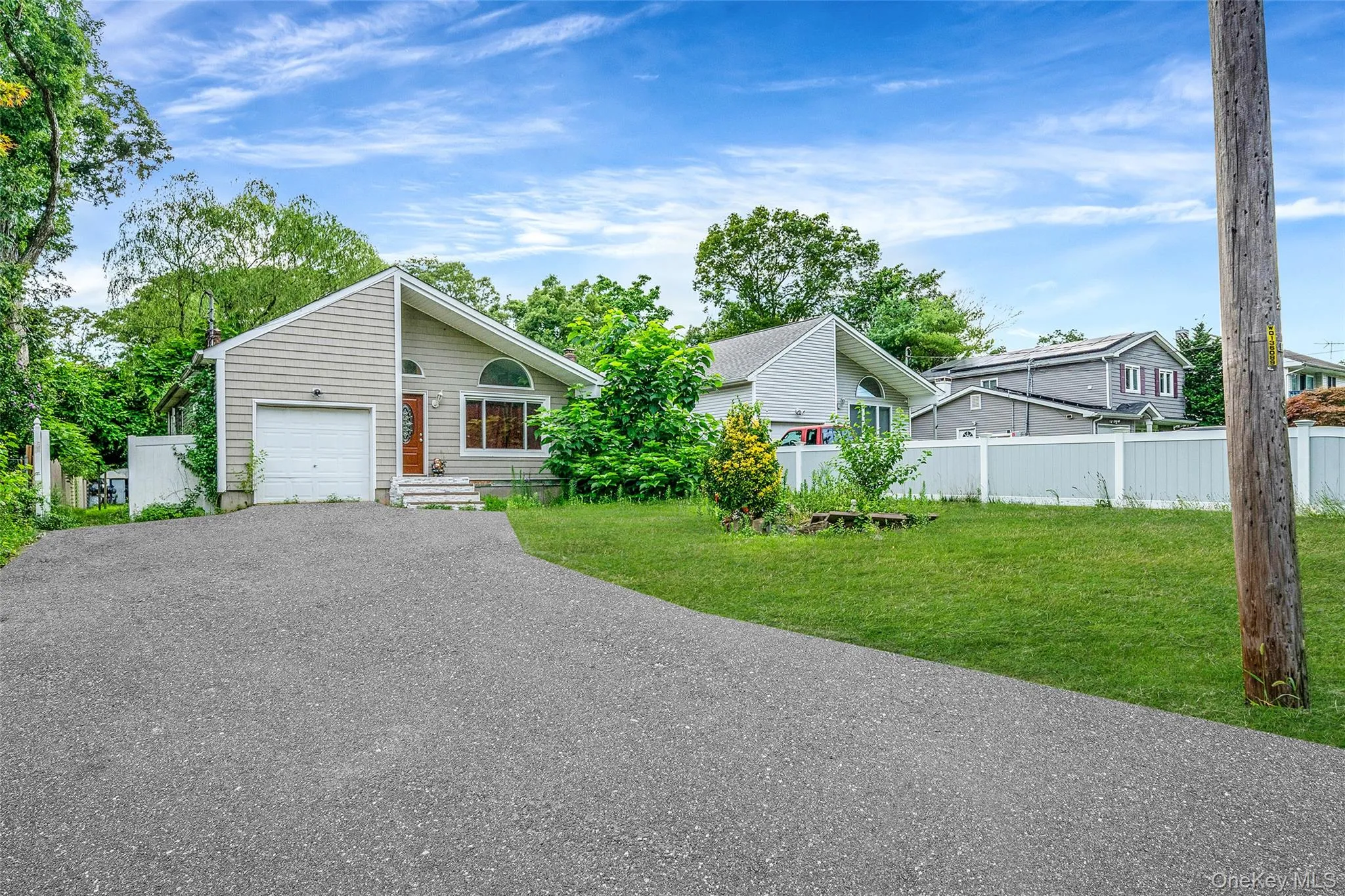413 Glen Drive, Brookhaven, NY, 5 Bedrooms Bedrooms, 10 Rooms Rooms,3 BathroomsBathrooms,Residential,For Rent,Glen,0,1038100 413 Glen Drive, Brookhaven, NY, 5 Bedrooms Bedrooms, 10 Rooms Rooms,3 BathroomsBathrooms,Residential,For Rent,Glen,0,1038100