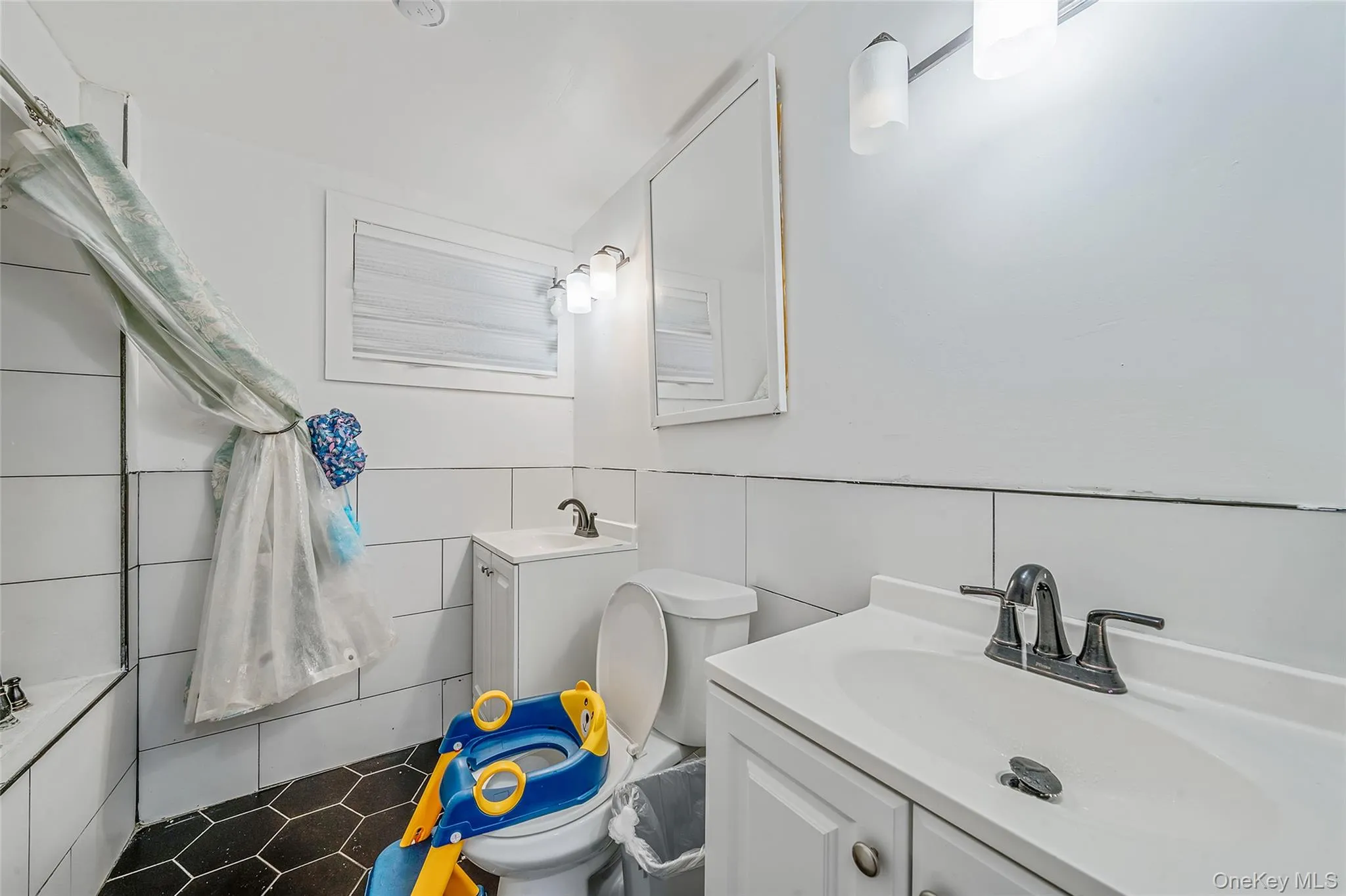 413 Glen Drive, Brookhaven, NY, 5 Bedrooms Bedrooms, 10 Rooms Rooms,3 BathroomsBathrooms,Residential,For Rent,Glen,0,1038100 413 Glen Drive, Brookhaven, NY, 5 Bedrooms Bedrooms, 10 Rooms Rooms,3 BathroomsBathrooms,Residential,For Rent,Glen,0,1038100