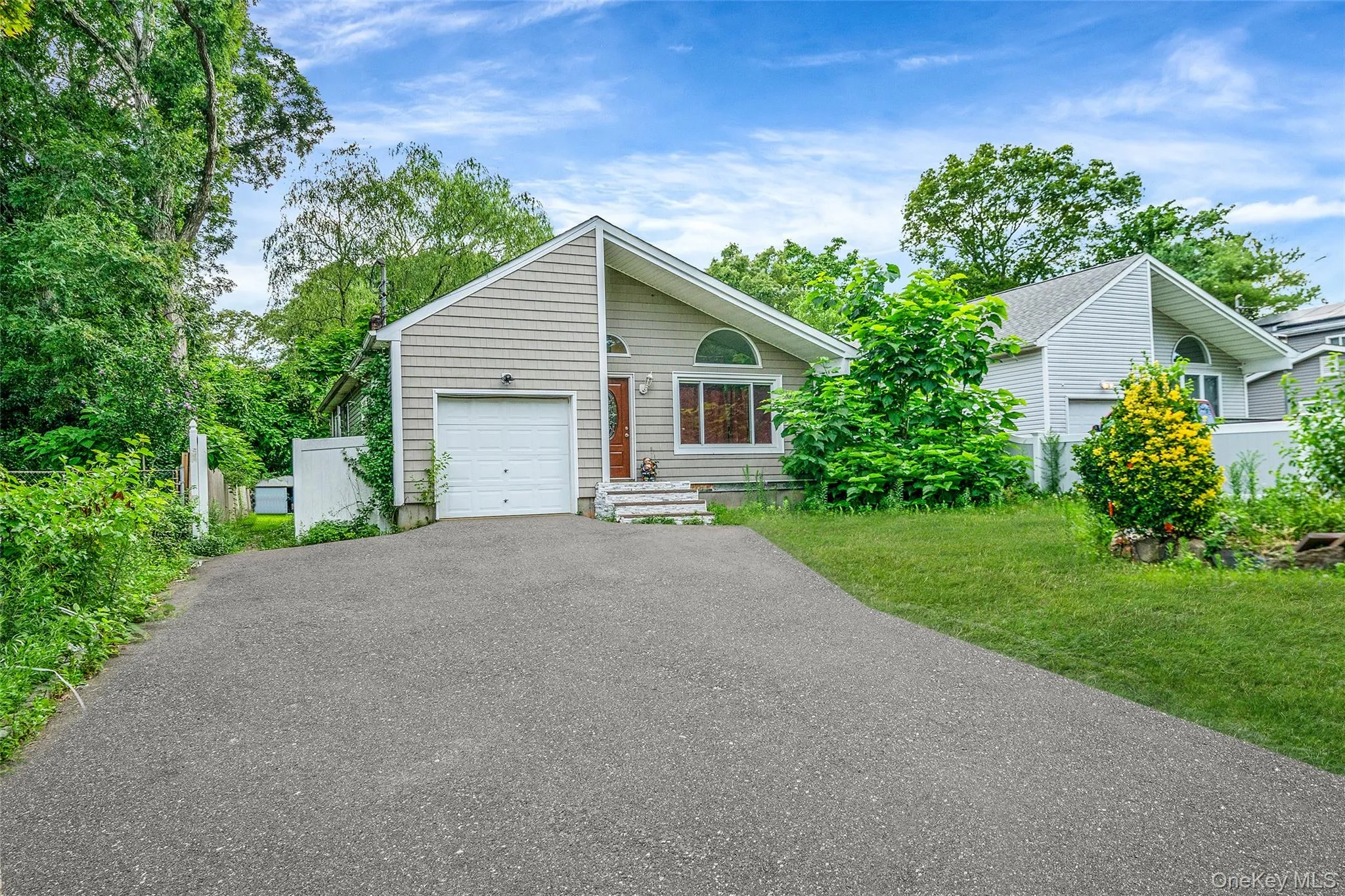 413 Glen Drive, Brookhaven, NY, 5 Bedrooms Bedrooms, 10 Rooms Rooms,3 BathroomsBathrooms,Residential,For Rent,Glen,0,1038100 413 Glen Drive, Brookhaven, NY, 5 Bedrooms Bedrooms, 10 Rooms Rooms,3 BathroomsBathrooms,Residential,For Rent,Glen,0,1038100