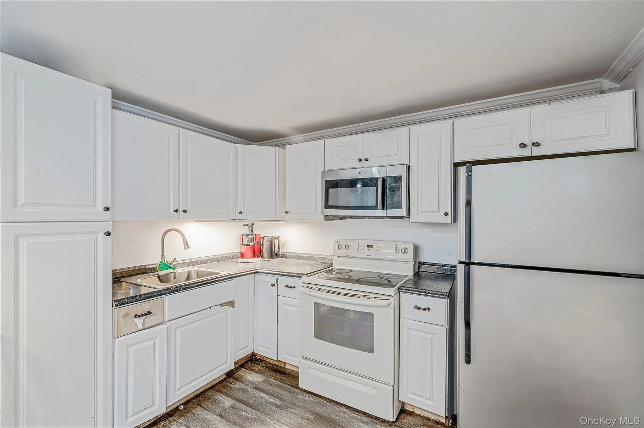 413 Glen Drive, Brookhaven, NY, 5 Bedrooms Bedrooms, 10 Rooms Rooms,3 BathroomsBathrooms,Residential,For Rent,Glen,0,1038100 413 Glen Drive, Brookhaven, NY, 5 Bedrooms Bedrooms, 10 Rooms Rooms,3 BathroomsBathrooms,Residential,For Rent,Glen,0,1038100