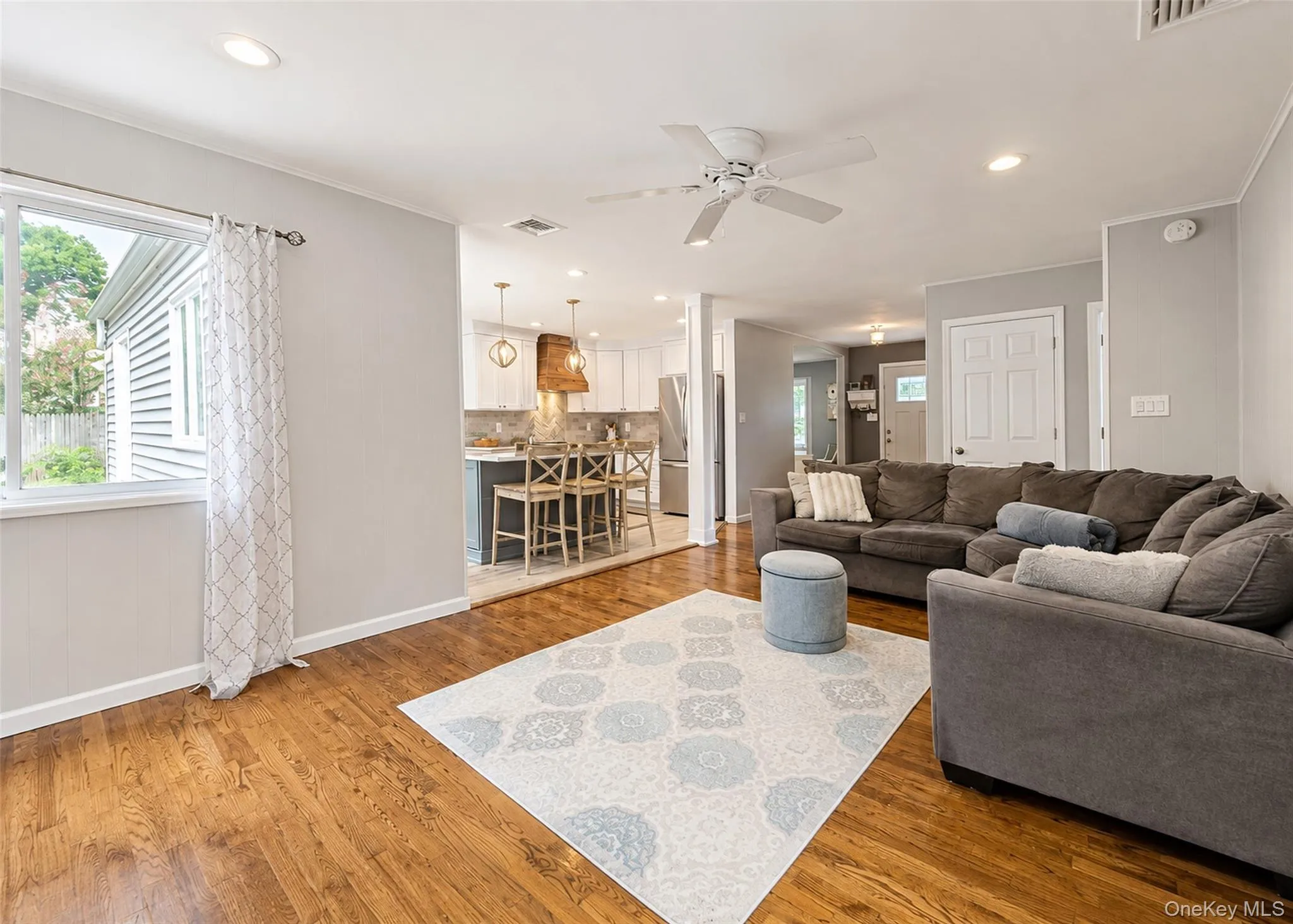 108 Walnut Street, Brookhaven, NY, 3 Bedrooms Bedrooms, 7 Rooms Rooms,2 BathroomsBathrooms,Residential,For Rent,Walnut,0,1038107 108 Walnut Street, Brookhaven, NY, 3 Bedrooms Bedrooms, 7 Rooms Rooms,2 BathroomsBathrooms,Residential,For Rent,Walnut,0,1038107