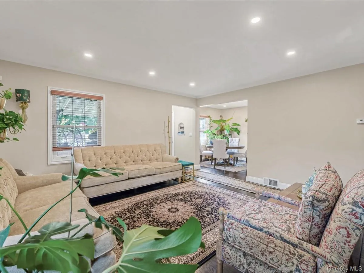 1517 Falmouth Avenue, North Hempstead, NY, 4 Bedrooms Bedrooms, 9 Rooms Rooms,2 BathroomsBathrooms,Residential,For Rent,Falmouth,0,1038108 1517 Falmouth Avenue, North Hempstead, NY, 4 Bedrooms Bedrooms, 9 Rooms Rooms,2 BathroomsBathrooms,Residential,For Rent,Falmouth,0,1038108
