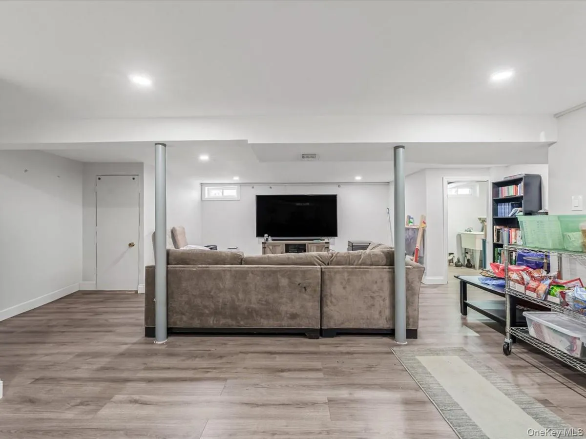 1517 Falmouth Avenue, North Hempstead, NY, 4 Bedrooms Bedrooms, 9 Rooms Rooms,2 BathroomsBathrooms,Residential,For Rent,Falmouth,0,1038108 1517 Falmouth Avenue, North Hempstead, NY, 4 Bedrooms Bedrooms, 9 Rooms Rooms,2 BathroomsBathrooms,Residential,For Rent,Falmouth,0,1038108