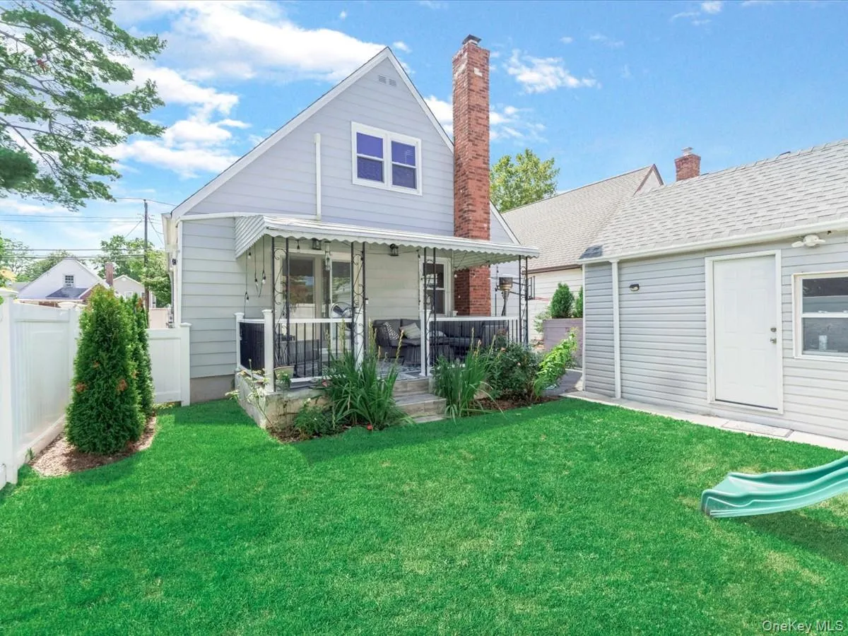 1517 Falmouth Avenue, North Hempstead, NY, 4 Bedrooms Bedrooms, 9 Rooms Rooms,2 BathroomsBathrooms,Residential,For Rent,Falmouth,0,1038108 1517 Falmouth Avenue, North Hempstead, NY, 4 Bedrooms Bedrooms, 9 Rooms Rooms,2 BathroomsBathrooms,Residential,For Rent,Falmouth,0,1038108