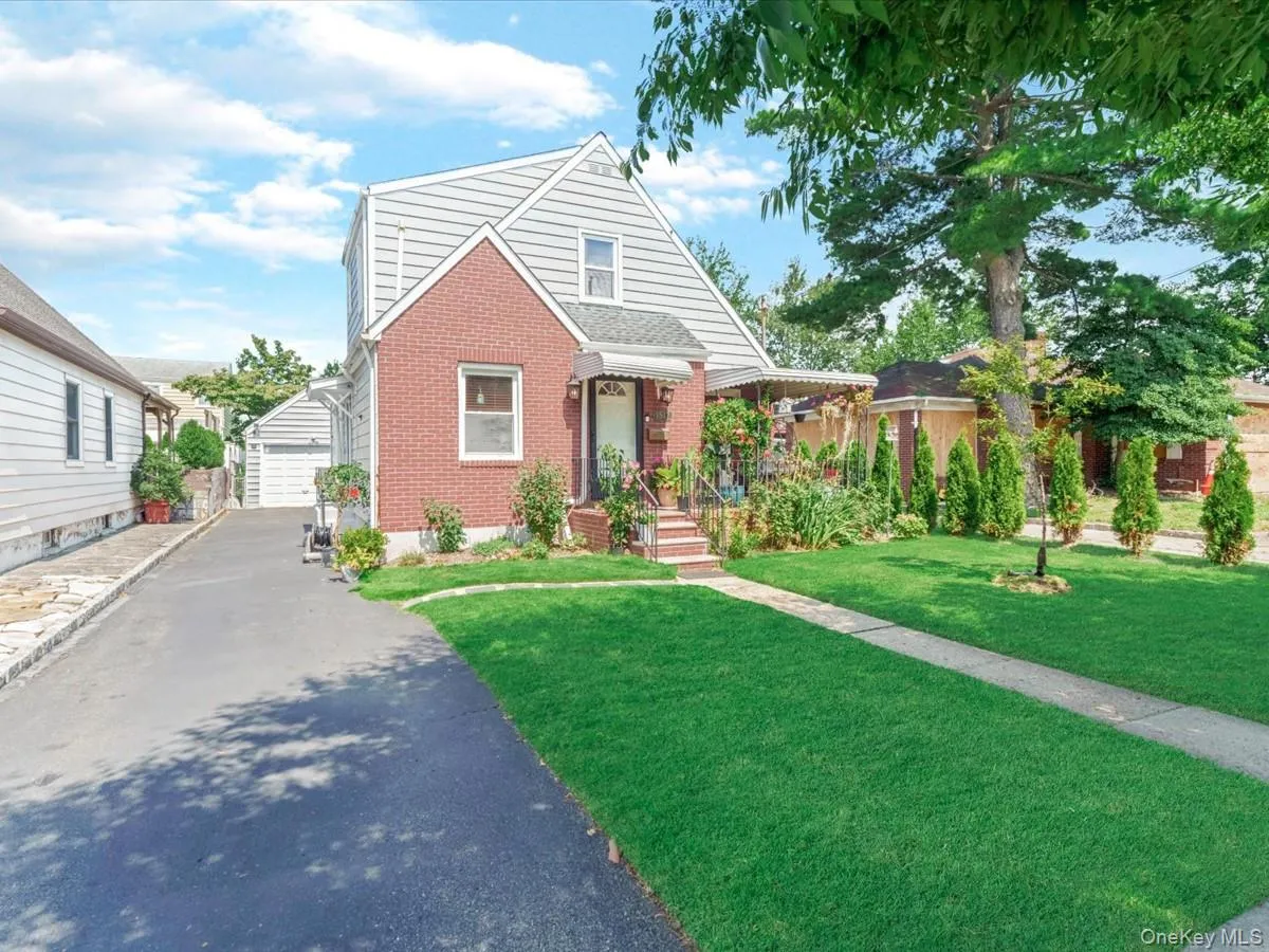 1517 Falmouth Avenue, North Hempstead, NY, 4 Bedrooms Bedrooms, 9 Rooms Rooms,2 BathroomsBathrooms,Residential,For Rent,Falmouth,0,1038108 1517 Falmouth Avenue, North Hempstead, NY, 4 Bedrooms Bedrooms, 9 Rooms Rooms,2 BathroomsBathrooms,Residential,For Rent,Falmouth,0,1038108