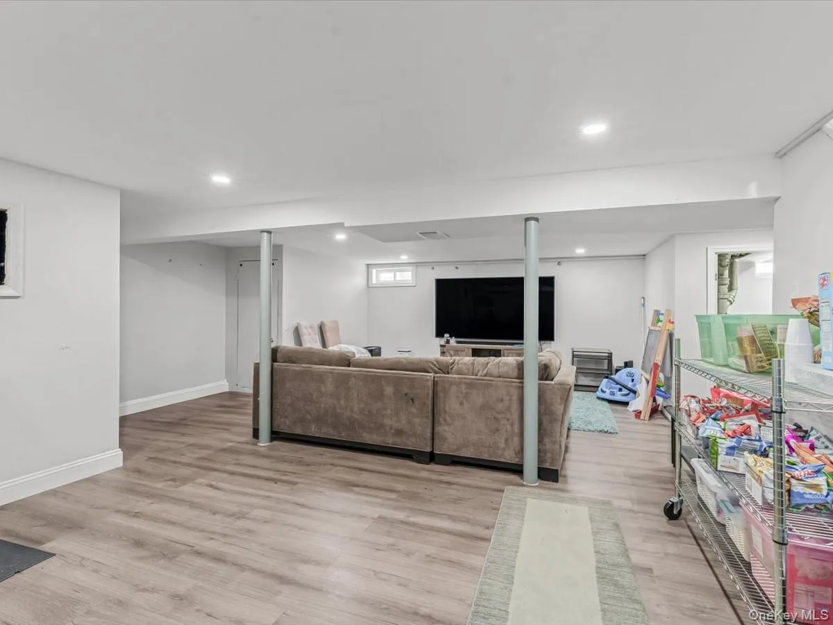 1517 Falmouth Avenue, North Hempstead, NY, 4 Bedrooms Bedrooms, 9 Rooms Rooms,2 BathroomsBathrooms,Residential,For Rent,Falmouth,0,1038108 1517 Falmouth Avenue, North Hempstead, NY, 4 Bedrooms Bedrooms, 9 Rooms Rooms,2 BathroomsBathrooms,Residential,For Rent,Falmouth,0,1038108