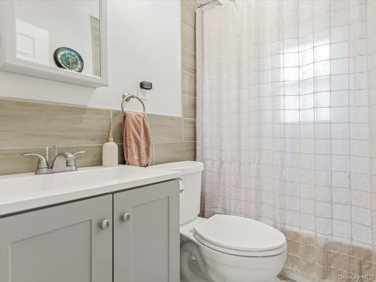 1517 Falmouth Avenue, North Hempstead, NY, 4 Bedrooms Bedrooms, 9 Rooms Rooms,2 BathroomsBathrooms,Residential,For Rent,Falmouth,0,1038108 1517 Falmouth Avenue, North Hempstead, NY, 4 Bedrooms Bedrooms, 9 Rooms Rooms,2 BathroomsBathrooms,Residential,For Rent,Falmouth,0,1038108