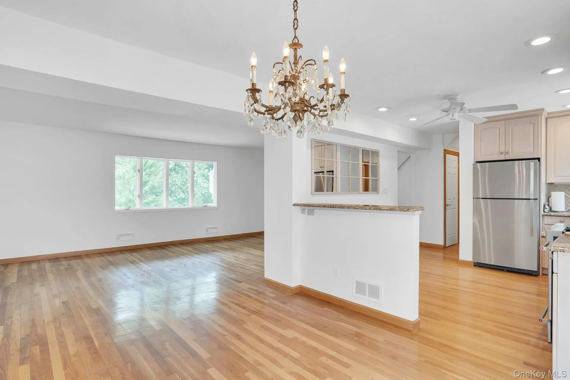 Nice Dining Room Area. Nice Dining Room Area.