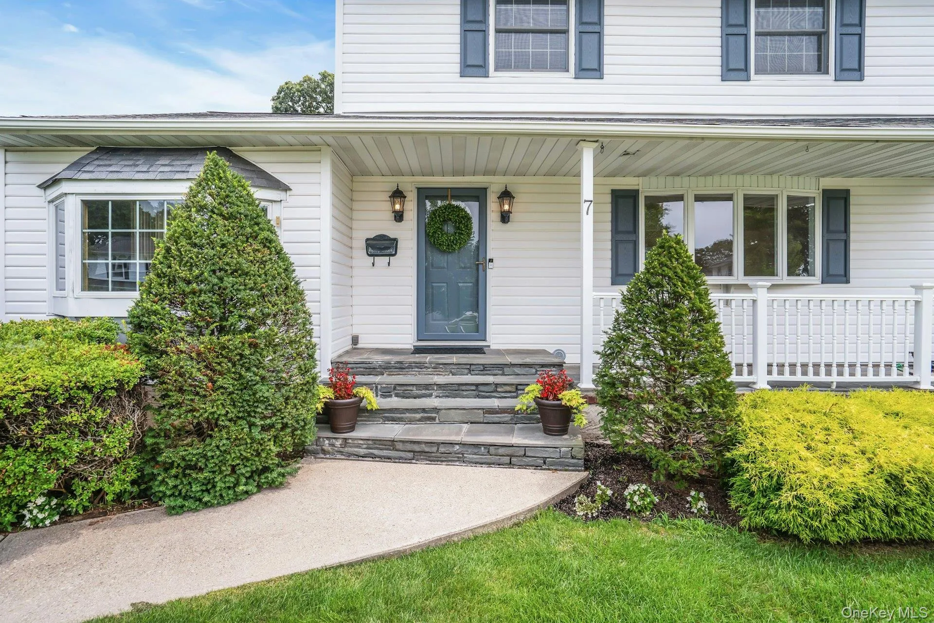 Who doesn't love a porch? Who doesn't love a porch?