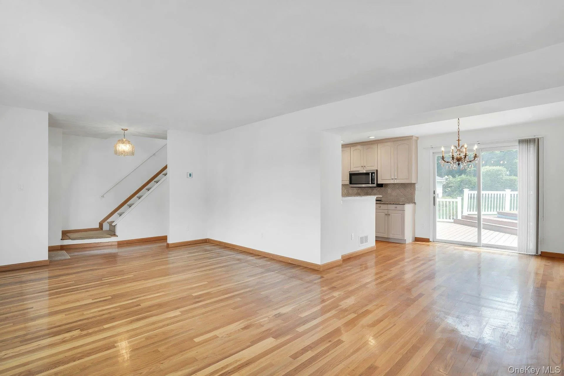 Nice open floor plan. Nice open floor plan.