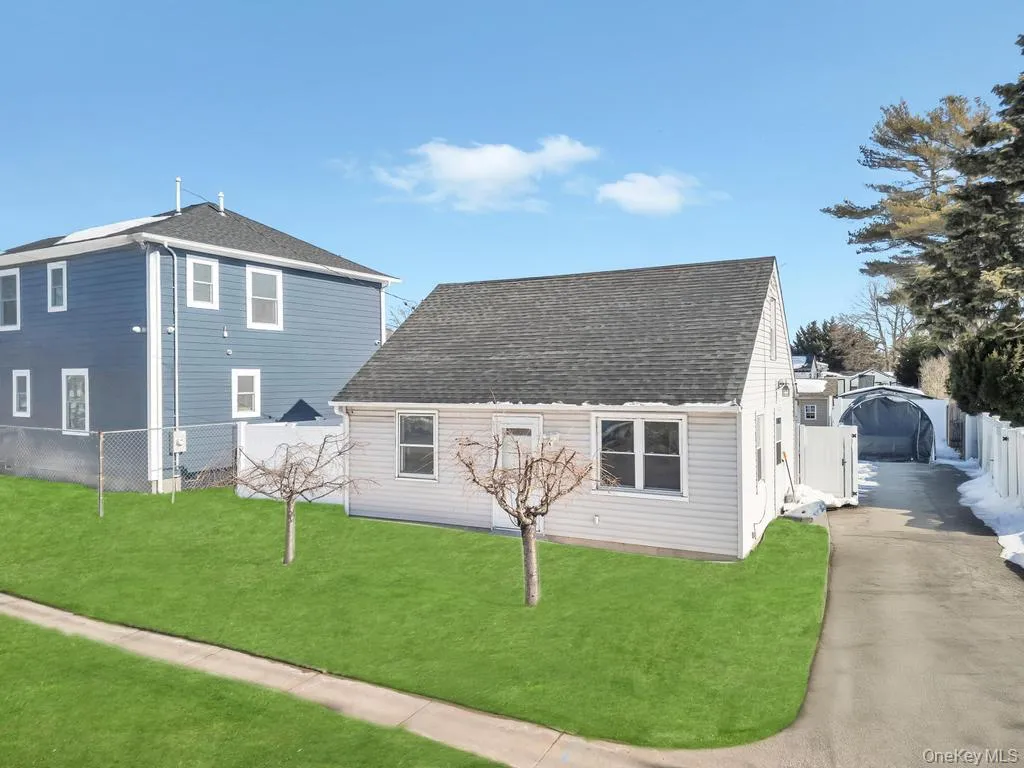 1333 5th Avenue, Islip, NY, 2 Bedrooms Bedrooms, 5 Rooms Rooms,1 BathroomBathrooms,Residential Lease,For Rent,5th,0,1038120 1333 5th Avenue, Islip, NY, 2 Bedrooms Bedrooms, 5 Rooms Rooms,1 BathroomBathrooms,Residential Lease,For Rent,5th,0,1038120