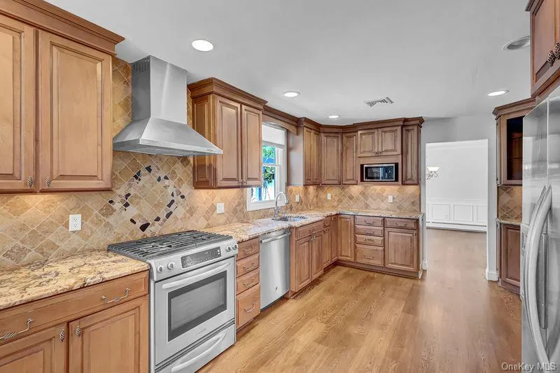 240 Woodhull Avenue, Brookhaven, NY, 5 Bedrooms Bedrooms, 11 Rooms Rooms,4 BathroomsBathrooms,Residential,For Rent,Woodhull,0,1038124 240 Woodhull Avenue, Brookhaven, NY, 5 Bedrooms Bedrooms, 11 Rooms Rooms,4 BathroomsBathrooms,Residential,For Rent,Woodhull,0,1038124
