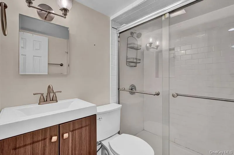 240 Woodhull Avenue, Brookhaven, NY, 5 Bedrooms Bedrooms, 11 Rooms Rooms,4 BathroomsBathrooms,Residential,For Rent,Woodhull,0,1038124 240 Woodhull Avenue, Brookhaven, NY, 5 Bedrooms Bedrooms, 11 Rooms Rooms,4 BathroomsBathrooms,Residential,For Rent,Woodhull,0,1038124