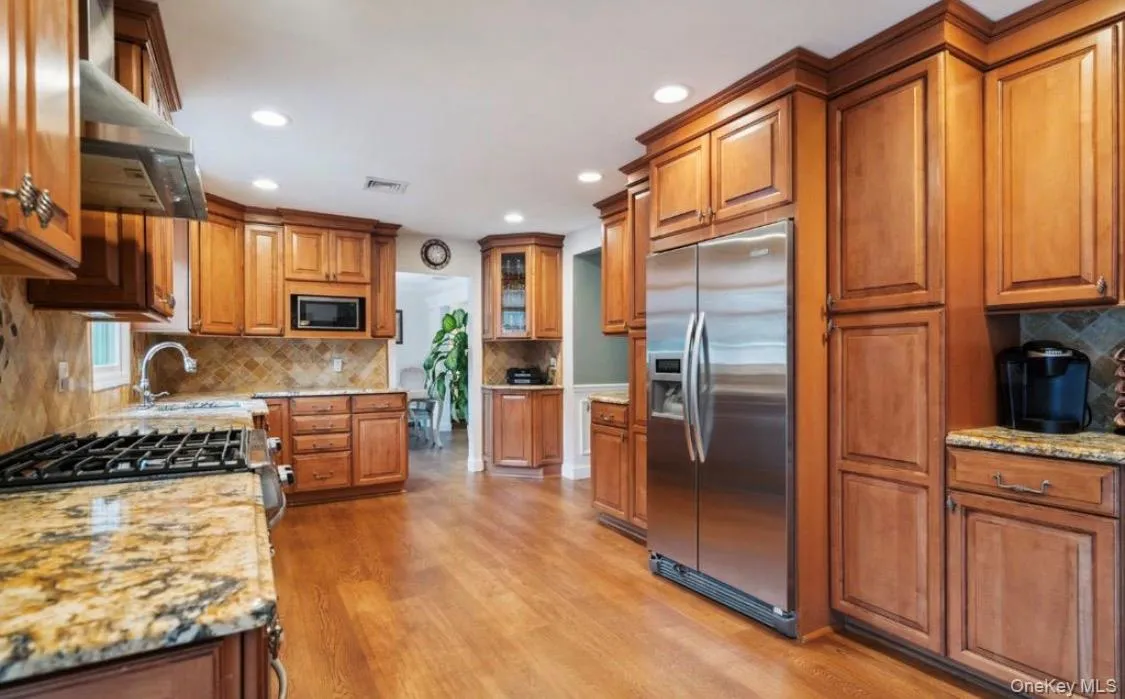 240 Woodhull Avenue, Brookhaven, NY, 5 Bedrooms Bedrooms, 11 Rooms Rooms,4 BathroomsBathrooms,Residential,For Rent,Woodhull,0,1038124 240 Woodhull Avenue, Brookhaven, NY, 5 Bedrooms Bedrooms, 11 Rooms Rooms,4 BathroomsBathrooms,Residential,For Rent,Woodhull,0,1038124