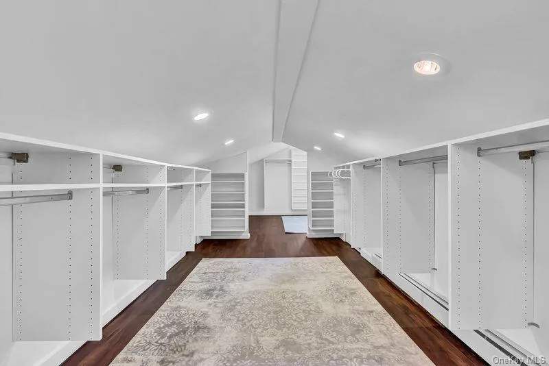 240 Woodhull Avenue, Brookhaven, NY, 5 Bedrooms Bedrooms, 11 Rooms Rooms,4 BathroomsBathrooms,Residential,For Rent,Woodhull,0,1038124 240 Woodhull Avenue, Brookhaven, NY, 5 Bedrooms Bedrooms, 11 Rooms Rooms,4 BathroomsBathrooms,Residential,For Rent,Woodhull,0,1038124