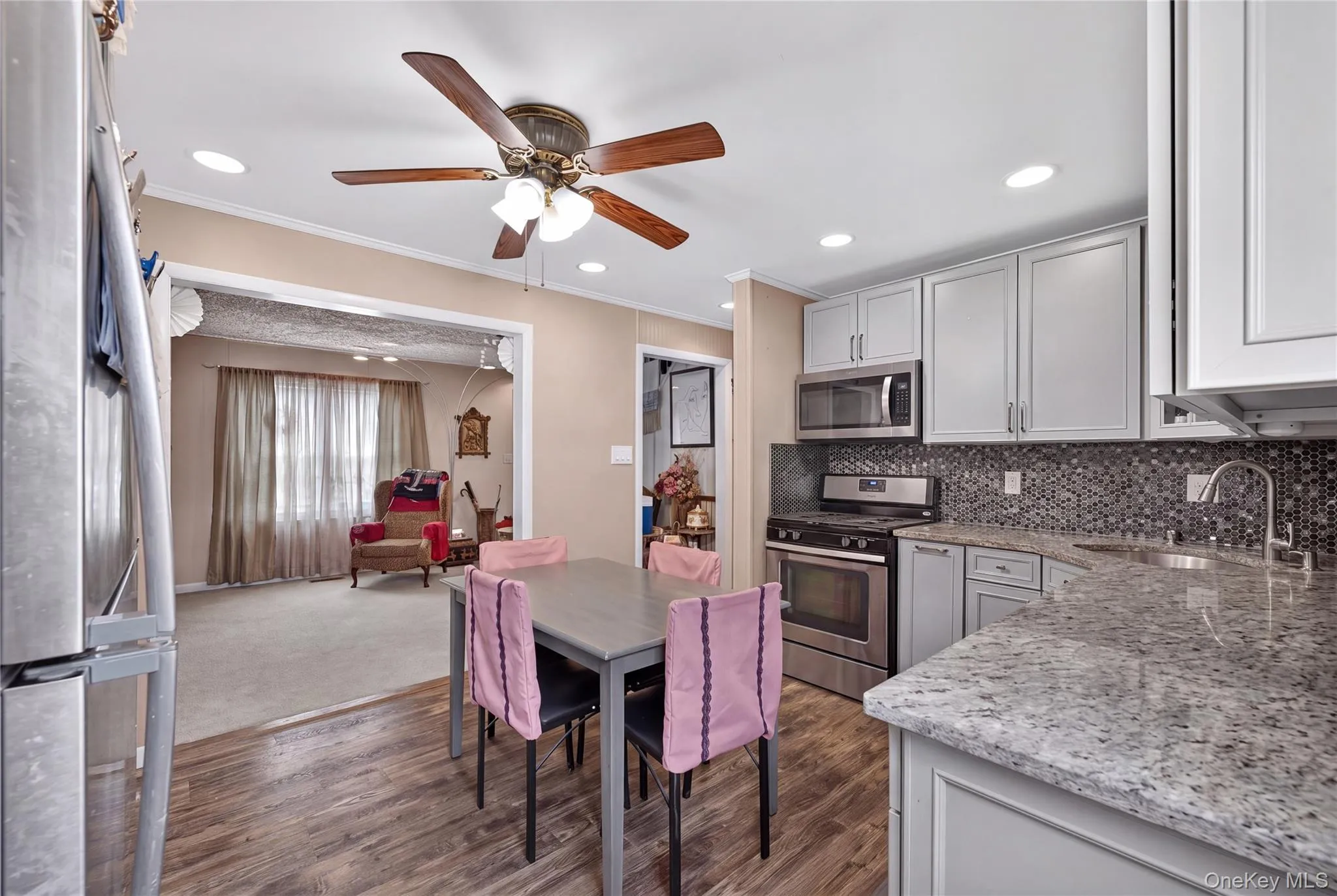 17 Heathcote Road, Babylon, NY, 4 Bedrooms Bedrooms, 8 Rooms Rooms,2 BathroomsBathrooms,Residential,For Rent,Heathcote,0,1038125 17 Heathcote Road, Babylon, NY, 4 Bedrooms Bedrooms, 8 Rooms Rooms,2 BathroomsBathrooms,Residential,For Rent,Heathcote,0,1038125