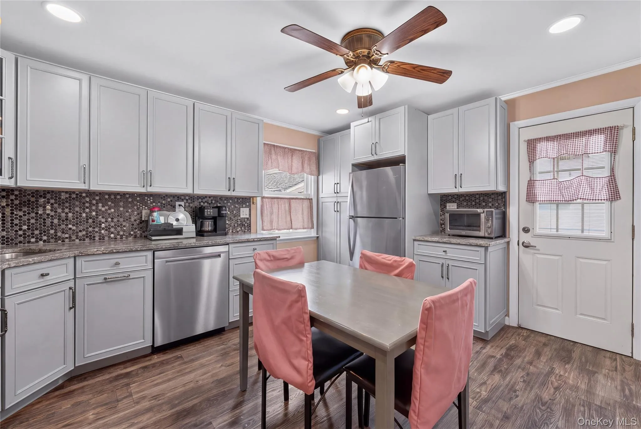 17 Heathcote Road, Babylon, NY, 4 Bedrooms Bedrooms, 8 Rooms Rooms,2 BathroomsBathrooms,Residential,For Rent,Heathcote,0,1038125 17 Heathcote Road, Babylon, NY, 4 Bedrooms Bedrooms, 8 Rooms Rooms,2 BathroomsBathrooms,Residential,For Rent,Heathcote,0,1038125