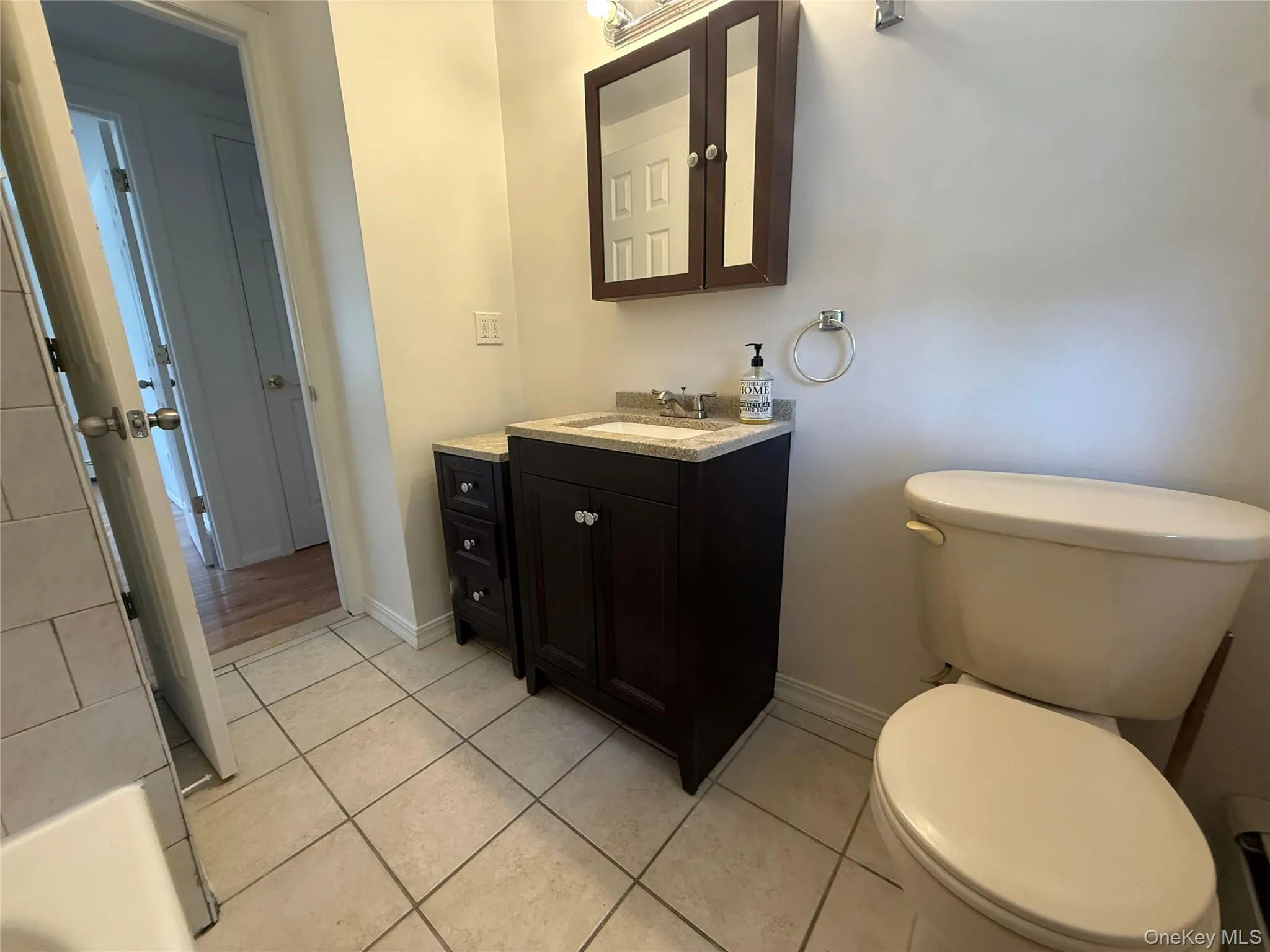 2nd View of Bathroom 2nd View of Bathroom
