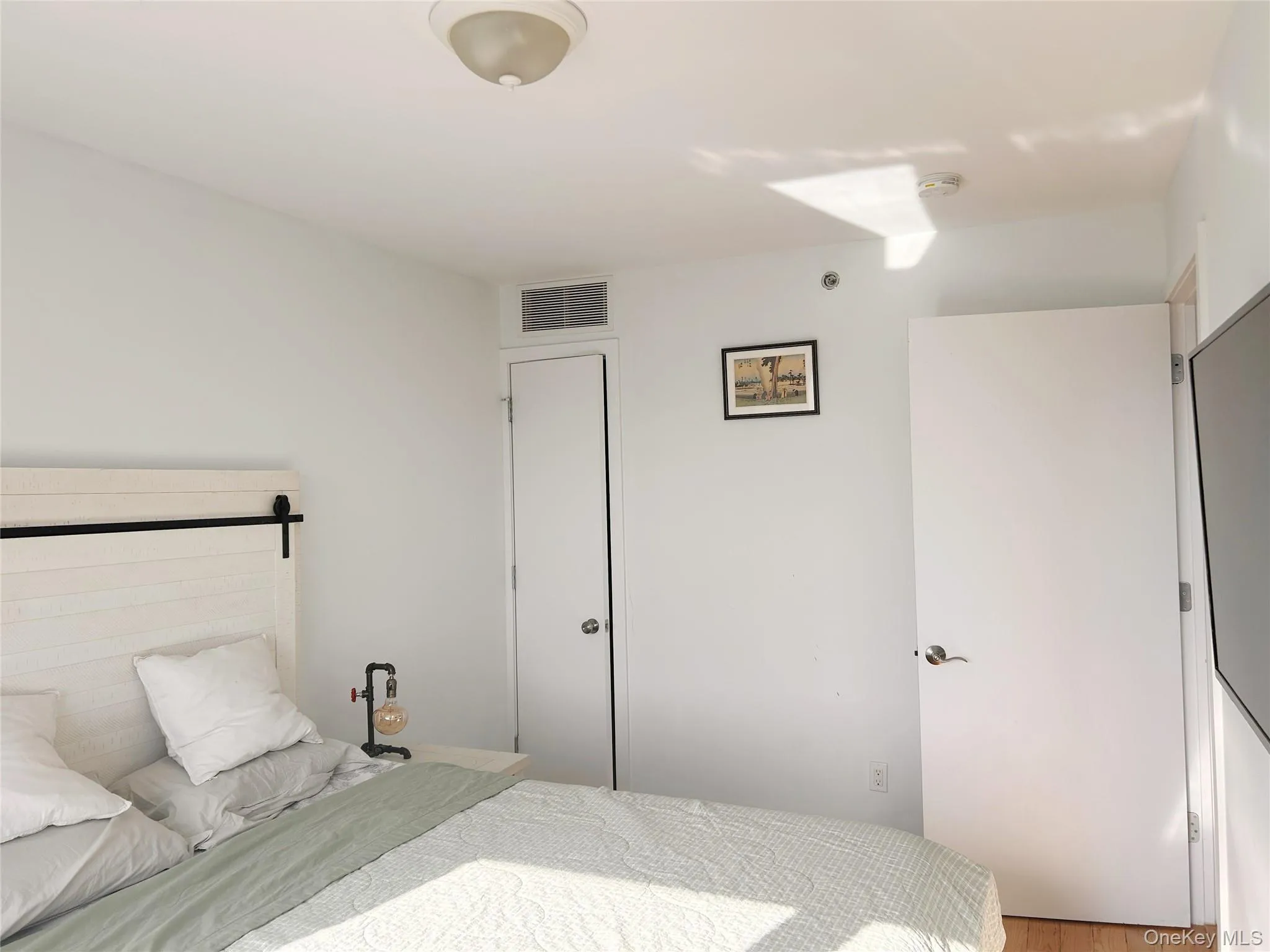 15815 Union Turnpike, New York, NY, 2 Bedrooms Bedrooms, 3 Rooms Rooms,1 BathroomBathrooms,Residential,For Rent,Union,0,1038128 15815 Union Turnpike, New York, NY, 2 Bedrooms Bedrooms, 3 Rooms Rooms,1 BathroomBathrooms,Residential,For Rent,Union,0,1038128