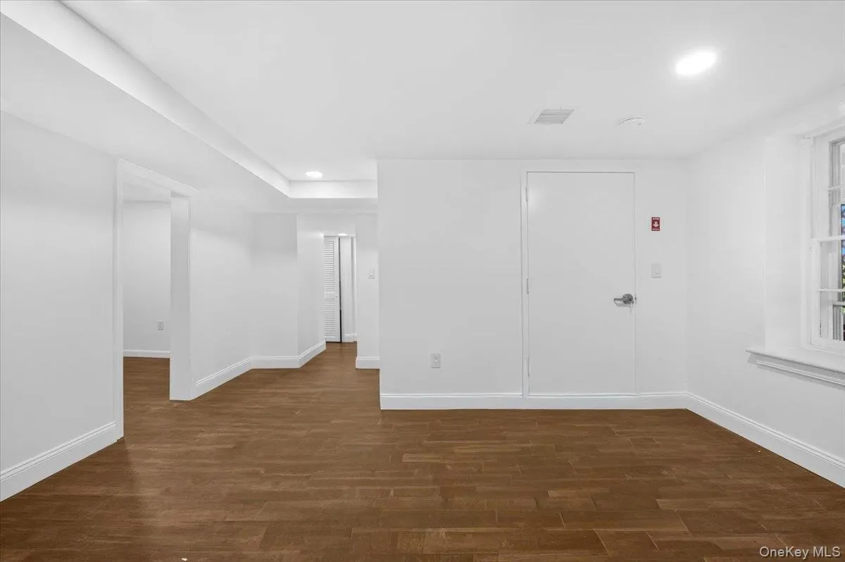 148 Main Street, North Hempstead, NY, 4 Bedrooms Bedrooms, 8 Rooms Rooms,3 BathroomsBathrooms,Residential,For Rent,Main,0,1038137 148 Main Street, North Hempstead, NY, 4 Bedrooms Bedrooms, 8 Rooms Rooms,3 BathroomsBathrooms,Residential,For Rent,Main,0,1038137