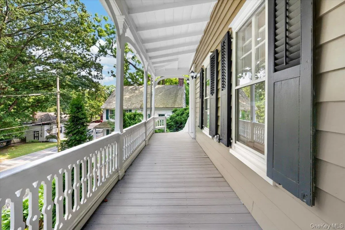 148 Main Street, North Hempstead, NY, 4 Bedrooms Bedrooms, 8 Rooms Rooms,3 BathroomsBathrooms,Residential,For Rent,Main,0,1038137 148 Main Street, North Hempstead, NY, 4 Bedrooms Bedrooms, 8 Rooms Rooms,3 BathroomsBathrooms,Residential,For Rent,Main,0,1038137