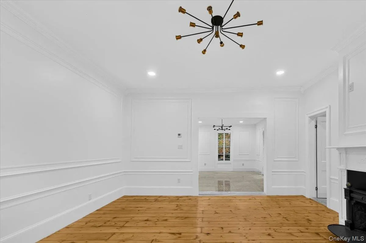 148 Main Street, North Hempstead, NY, 4 Bedrooms Bedrooms, 8 Rooms Rooms,3 BathroomsBathrooms,Residential,For Rent,Main,0,1038137 148 Main Street, North Hempstead, NY, 4 Bedrooms Bedrooms, 8 Rooms Rooms,3 BathroomsBathrooms,Residential,For Rent,Main,0,1038137