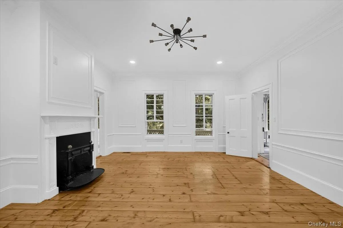 148 Main Street, North Hempstead, NY, 4 Bedrooms Bedrooms, 8 Rooms Rooms,3 BathroomsBathrooms,Residential,For Rent,Main,0,1038137 148 Main Street, North Hempstead, NY, 4 Bedrooms Bedrooms, 8 Rooms Rooms,3 BathroomsBathrooms,Residential,For Rent,Main,0,1038137