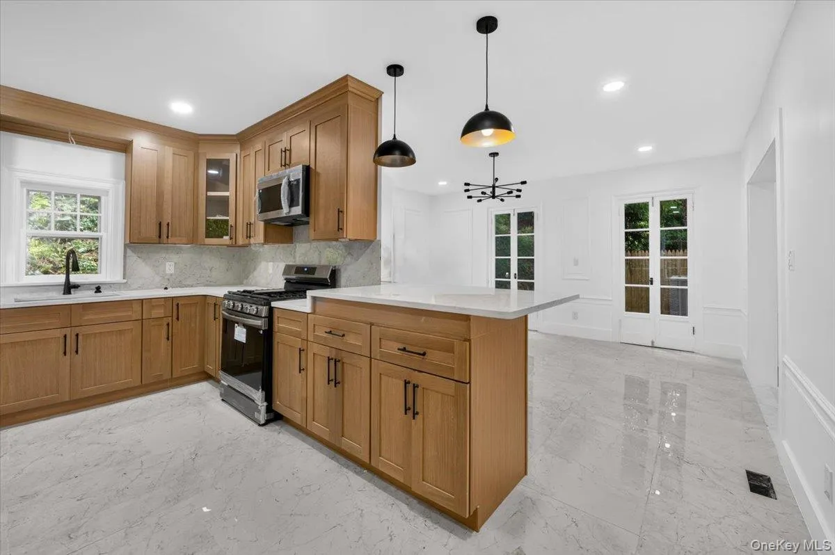 148 Main Street, North Hempstead, NY, 4 Bedrooms Bedrooms, 8 Rooms Rooms,3 BathroomsBathrooms,Residential,For Rent,Main,0,1038137 148 Main Street, North Hempstead, NY, 4 Bedrooms Bedrooms, 8 Rooms Rooms,3 BathroomsBathrooms,Residential,For Rent,Main,0,1038137