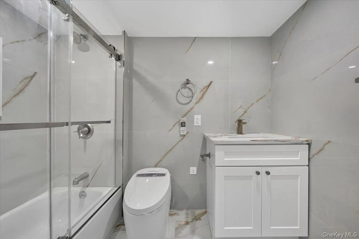 148 Main Street, North Hempstead, NY, 4 Bedrooms Bedrooms, 8 Rooms Rooms,3 BathroomsBathrooms,Residential,For Rent,Main,0,1038137 148 Main Street, North Hempstead, NY, 4 Bedrooms Bedrooms, 8 Rooms Rooms,3 BathroomsBathrooms,Residential,For Rent,Main,0,1038137